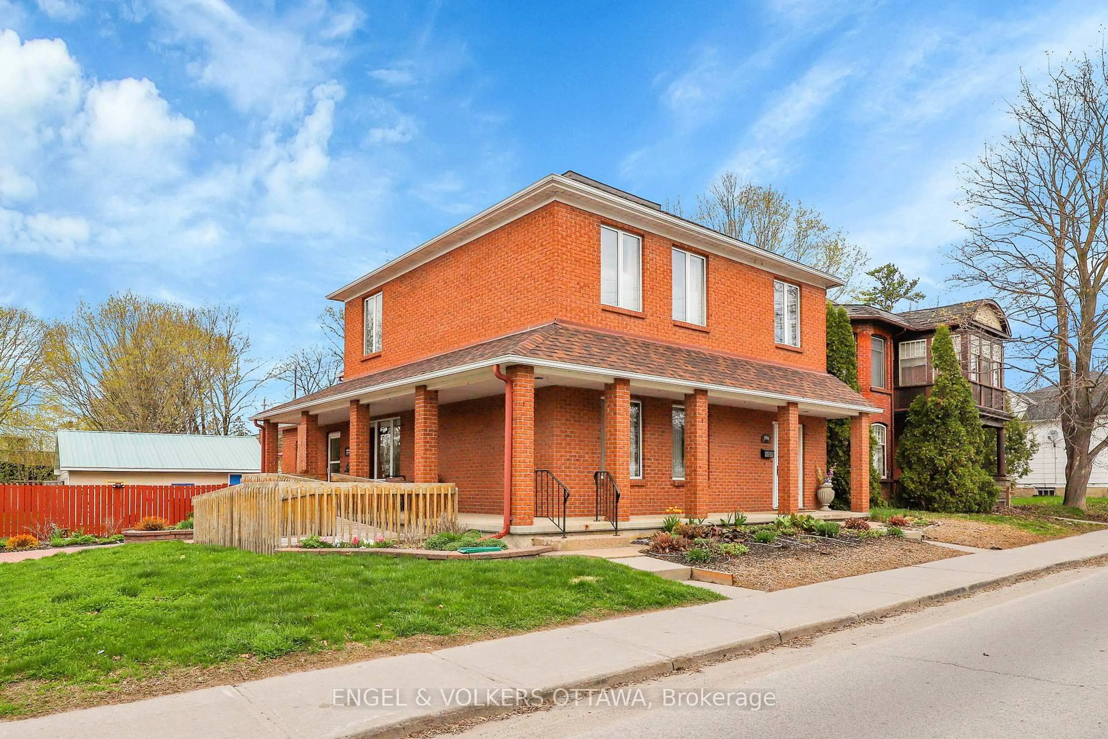 Home with brick exterior material, street for 190 John St, Arnprior Ontario K7S 2N9