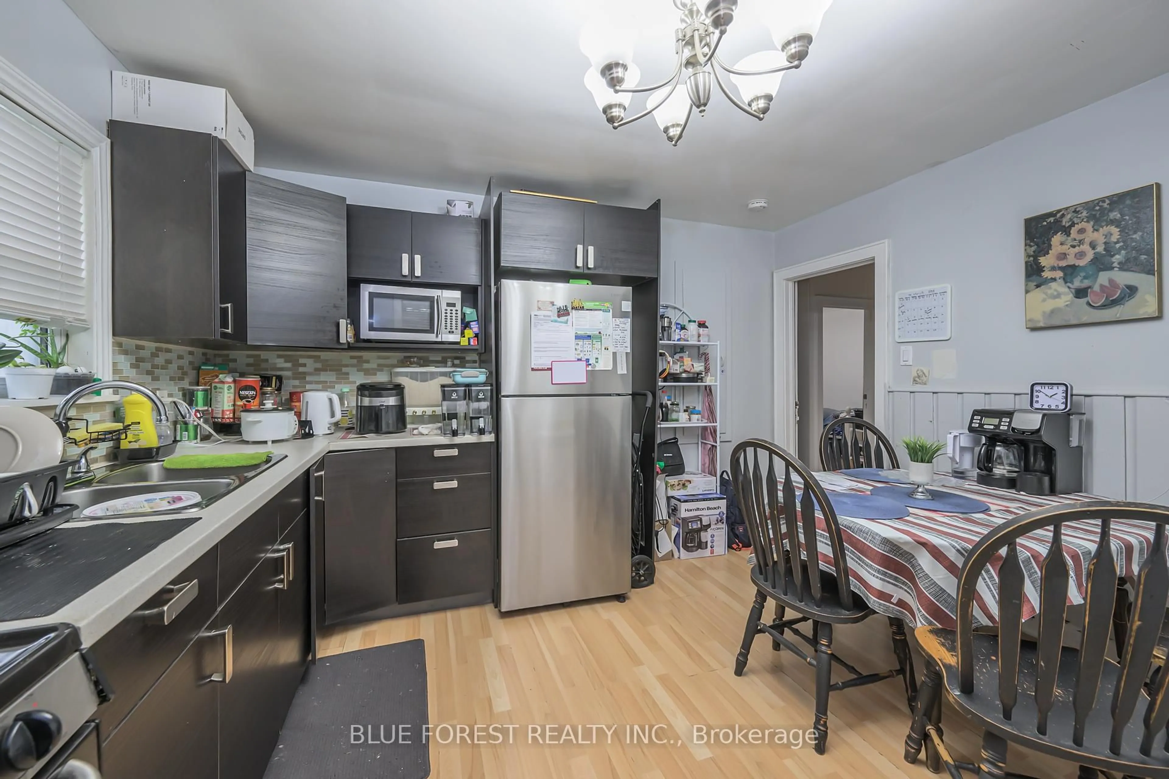 Unknown for 899 Adelaide St, London East Ontario N5Y 2M4