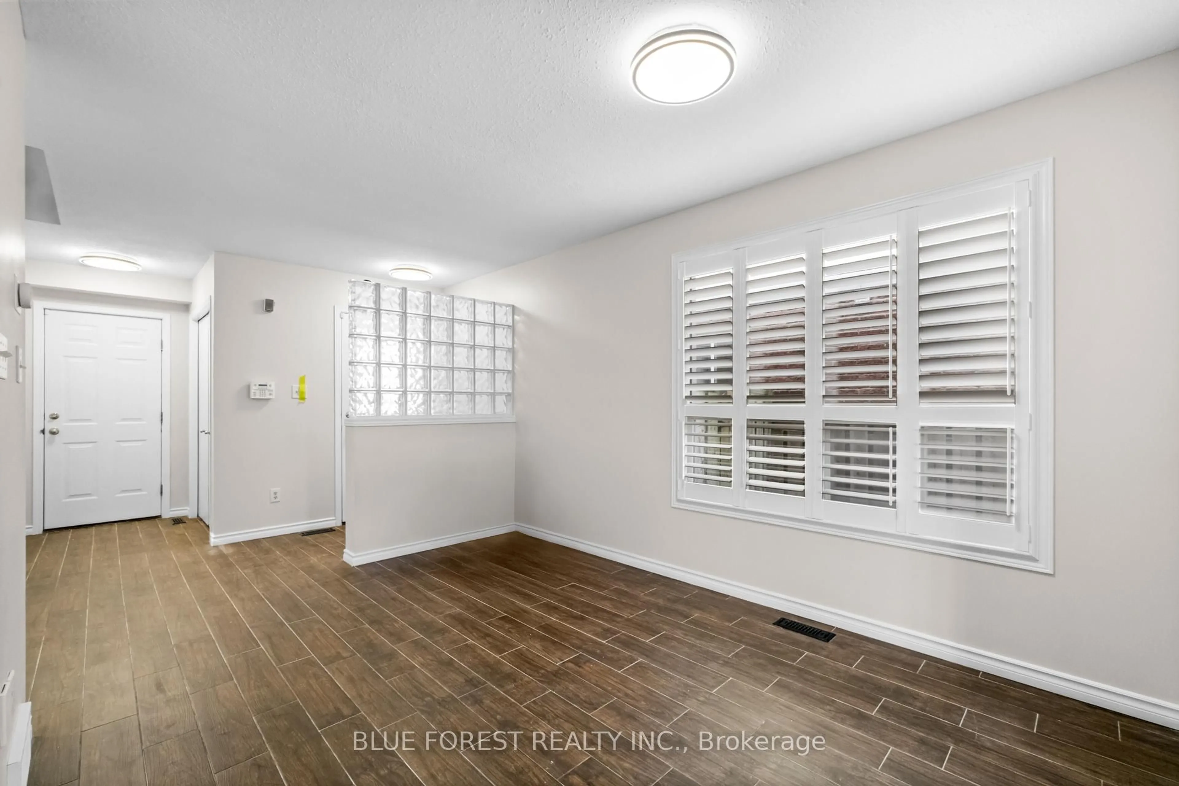 A pic of a room for 3053 Meadowgate Blvd, London South Ontario N6M 1L1