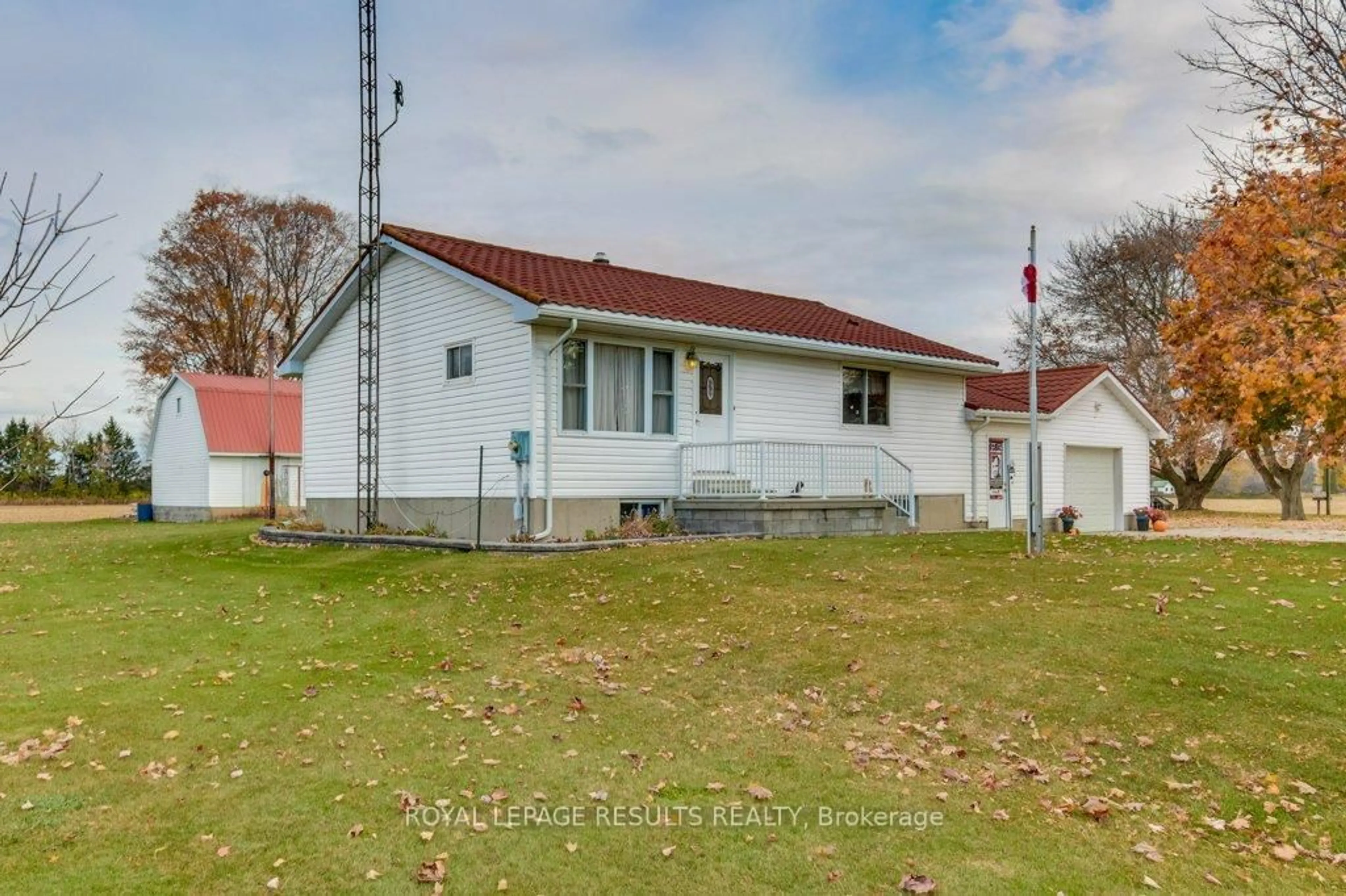 A pic from outside/outdoor area/front of a property/back of a property/a pic from drone, street for 49198 Jamestown Line, Malahide Ontario N5H 2R2