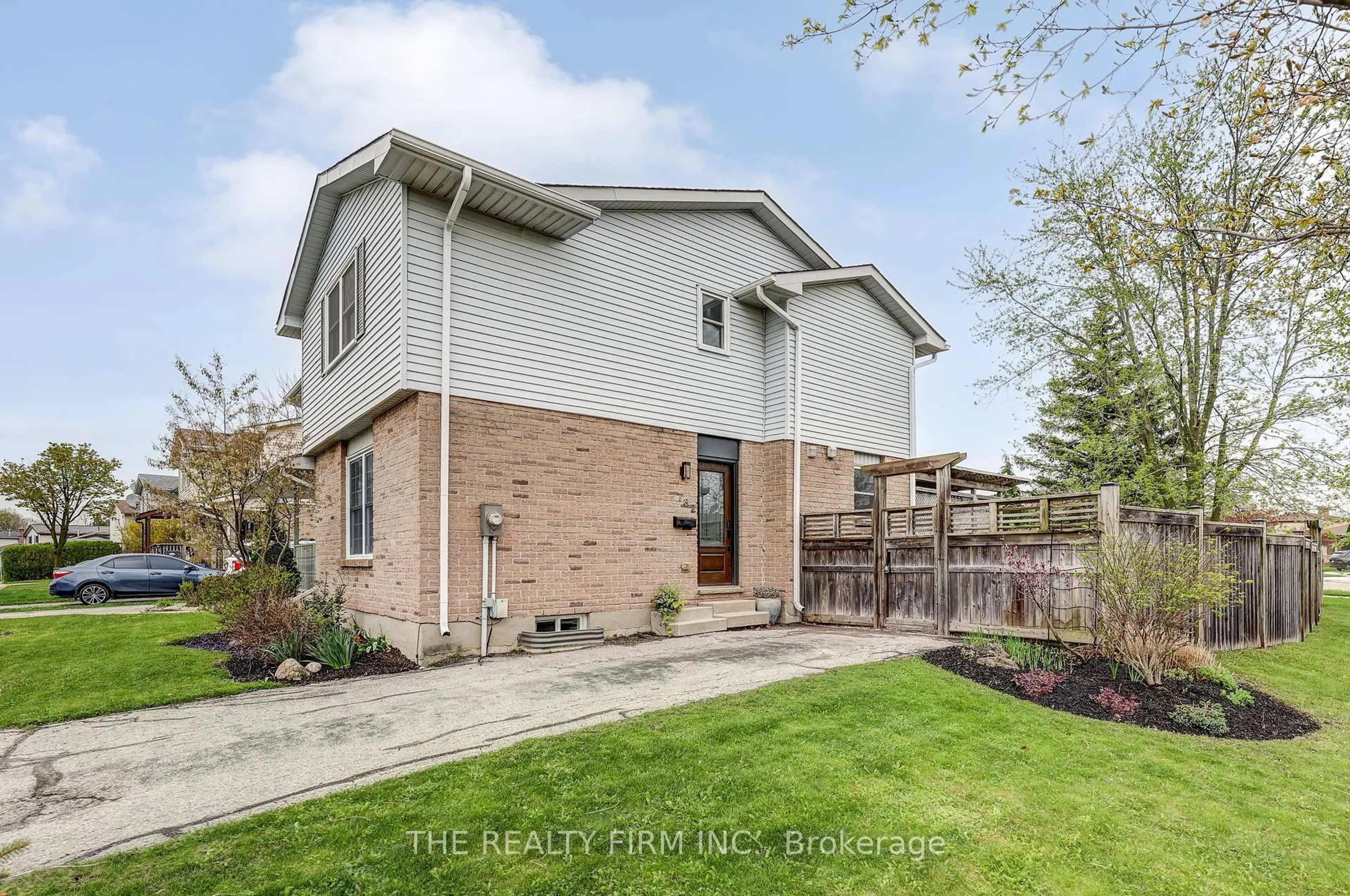 Home with brick exterior material, street for 732 Homeview Rd, London South Ontario N6C 5N2