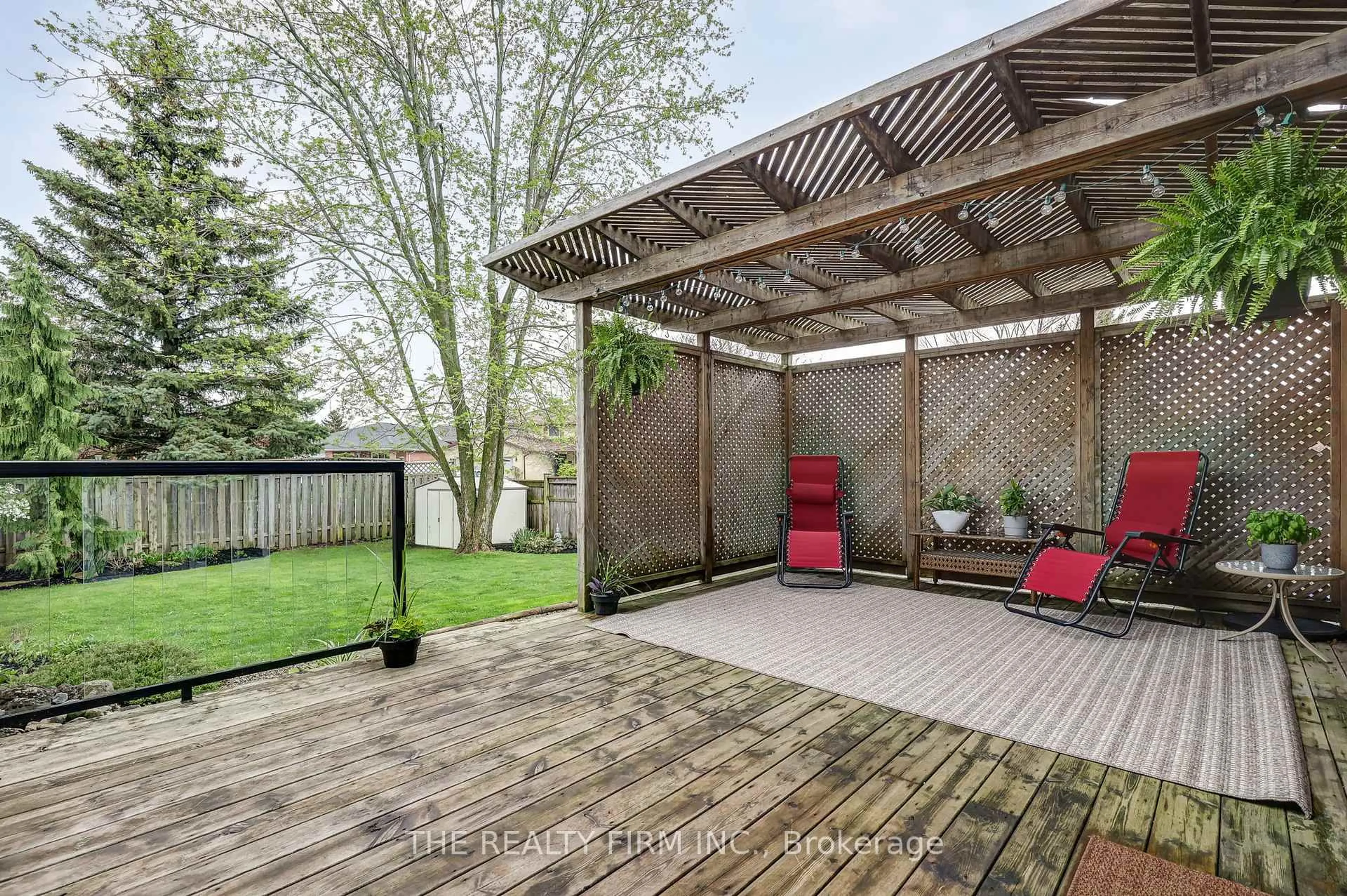 Patio, street for 732 Homeview Rd, London South Ontario N6C 5N2