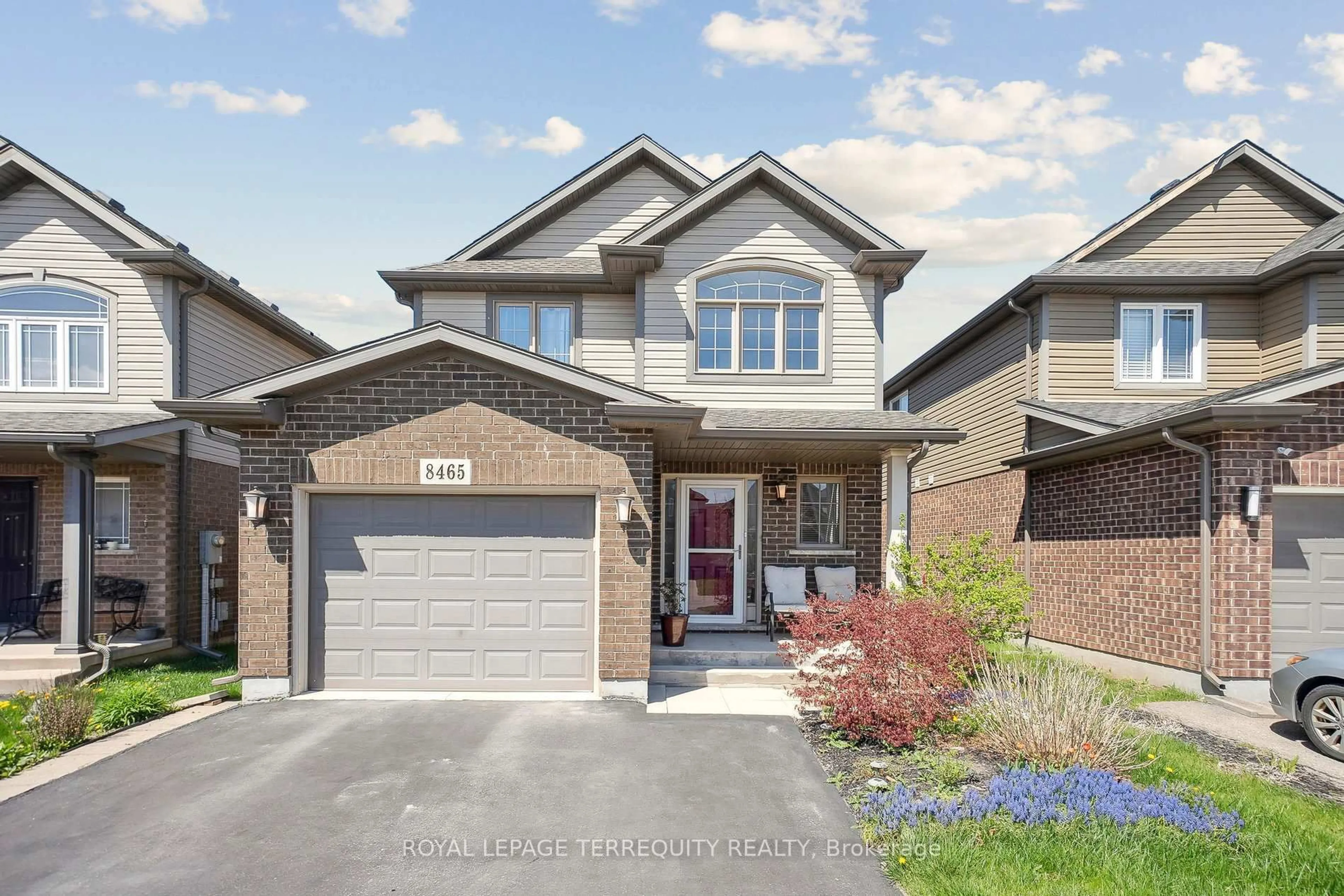 Home with brick exterior material, street for 8465 Kelsey Cres, Niagara Falls Ontario L2H 0E6