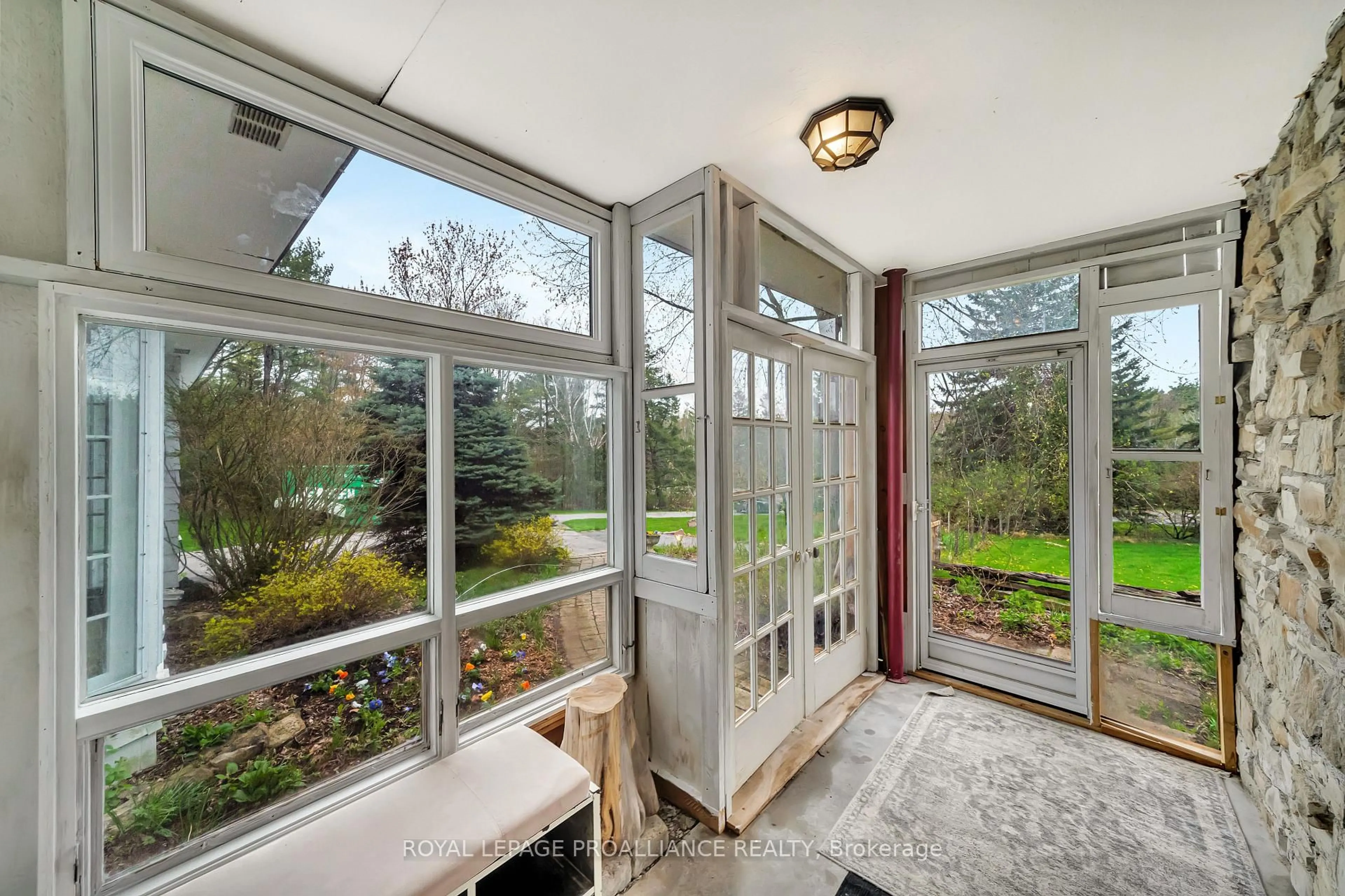 Indoor entryway for 6647 Hwy 37 Highway, Tweed Ontario K0K 3J0