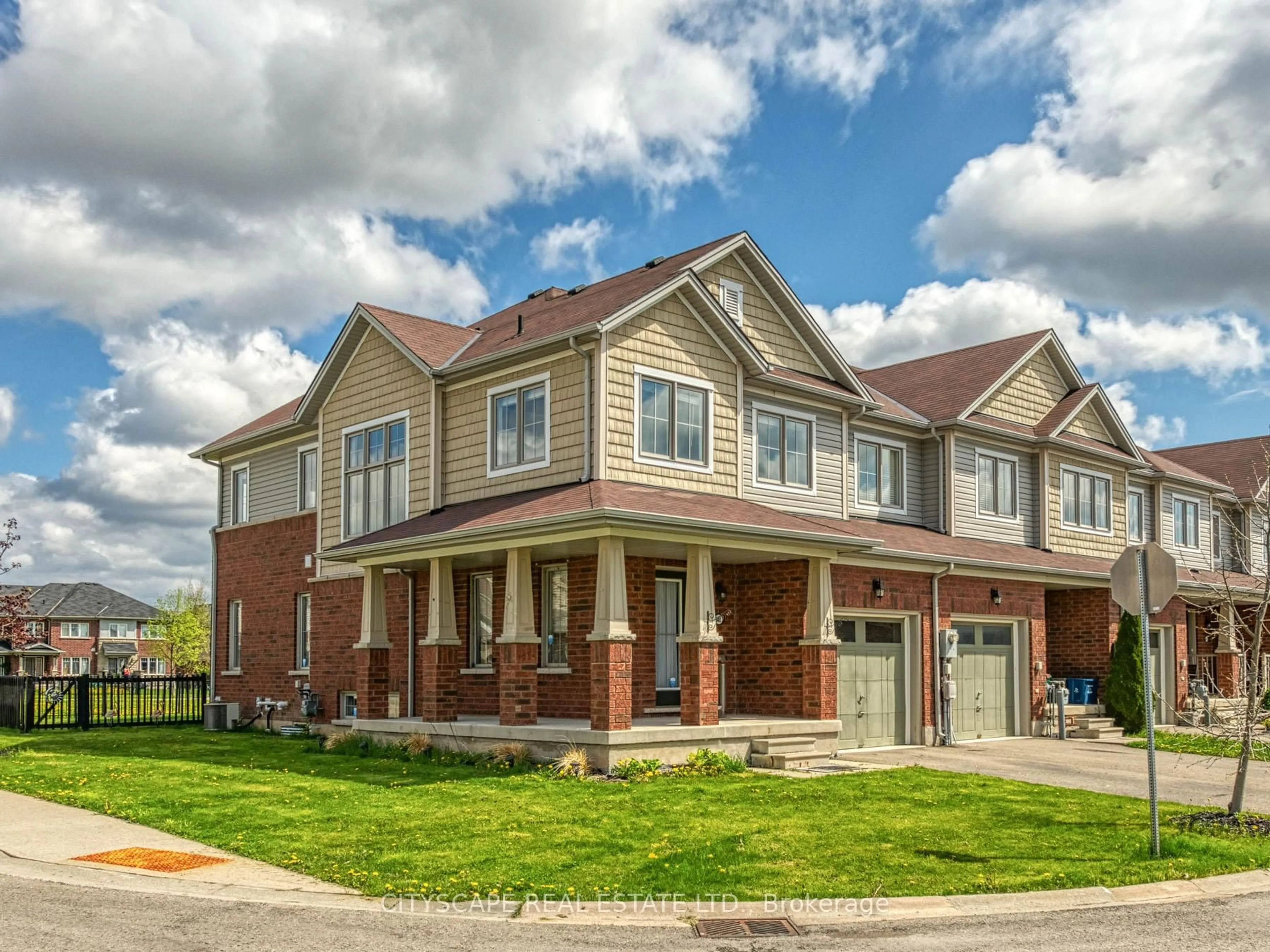 Home with brick exterior material, unknown for 8485 Primrose Lane, Niagara Falls Ontario L2H 0K8