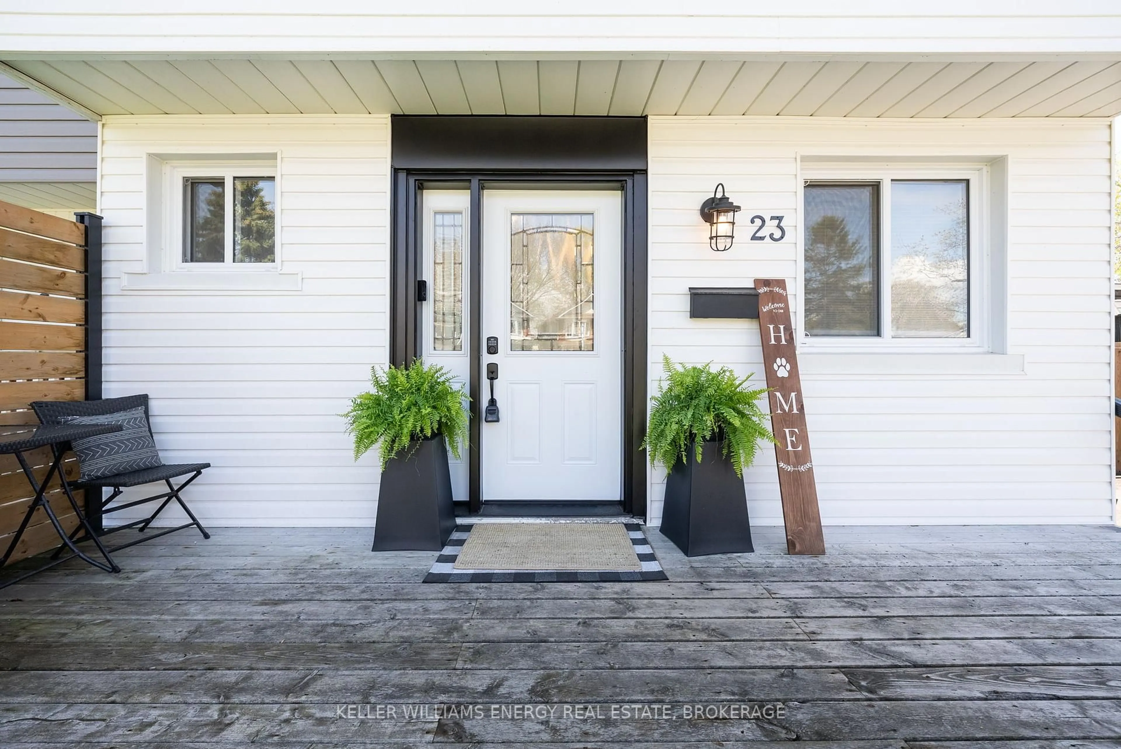 Indoor entryway for 23 Stanley Dr, Port Hope Ontario L1A 3W7
