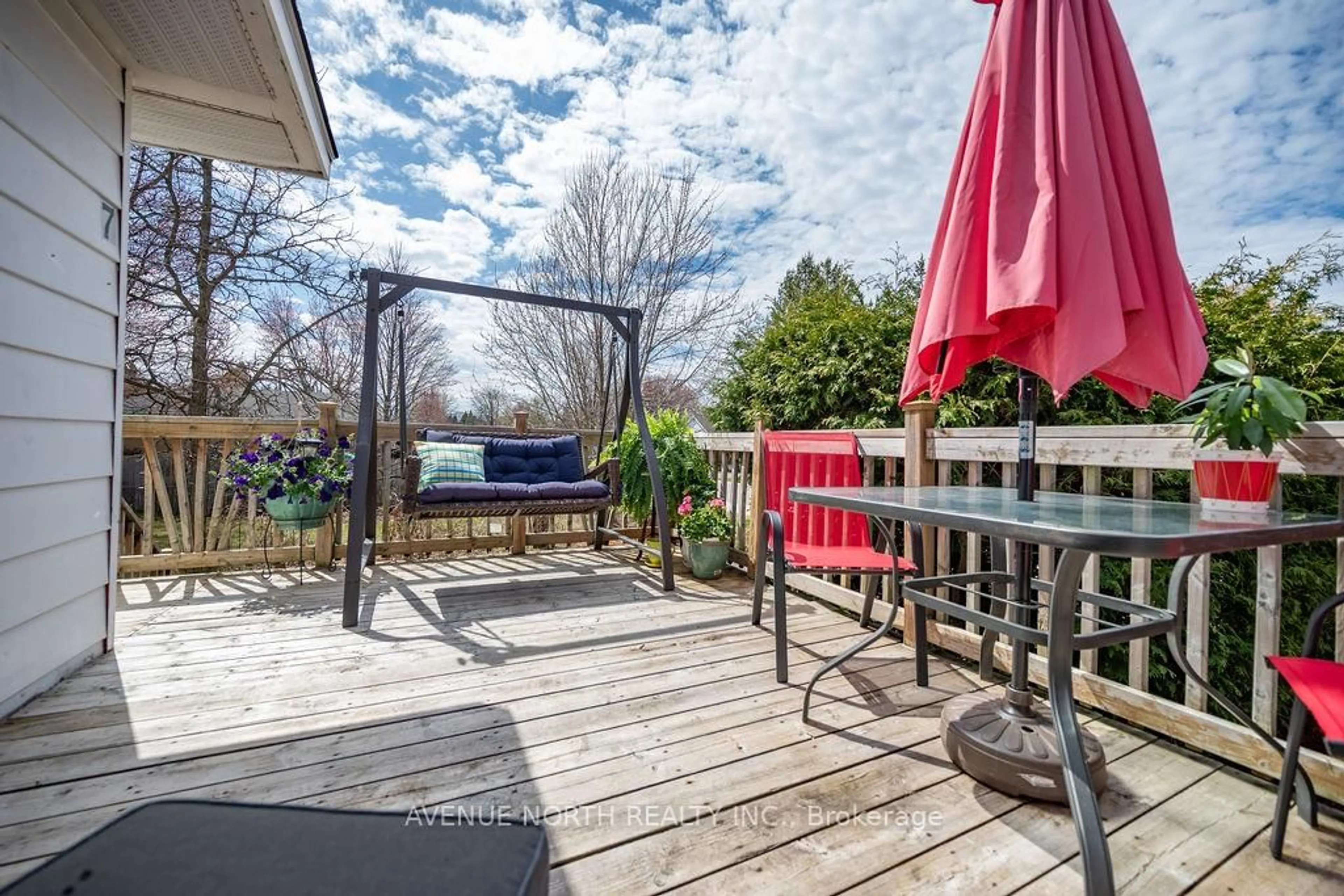 Patio, water/lake/river/ocean view for 7 Laura St, Petawawa Ontario K8H 1V3