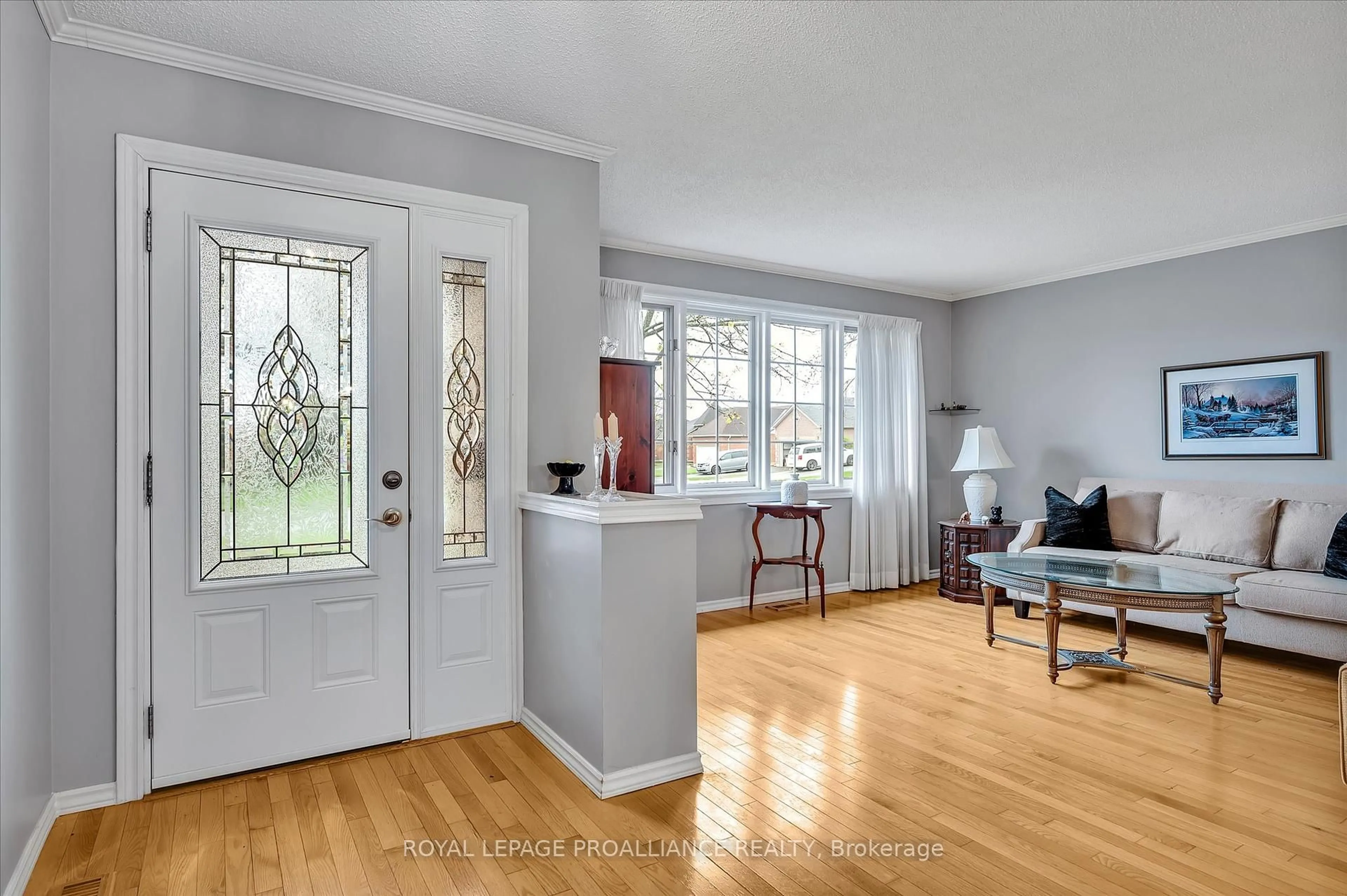 Indoor entryway for 1512 Glenforest Cres, Peterborough West Ontario K9K 2J2