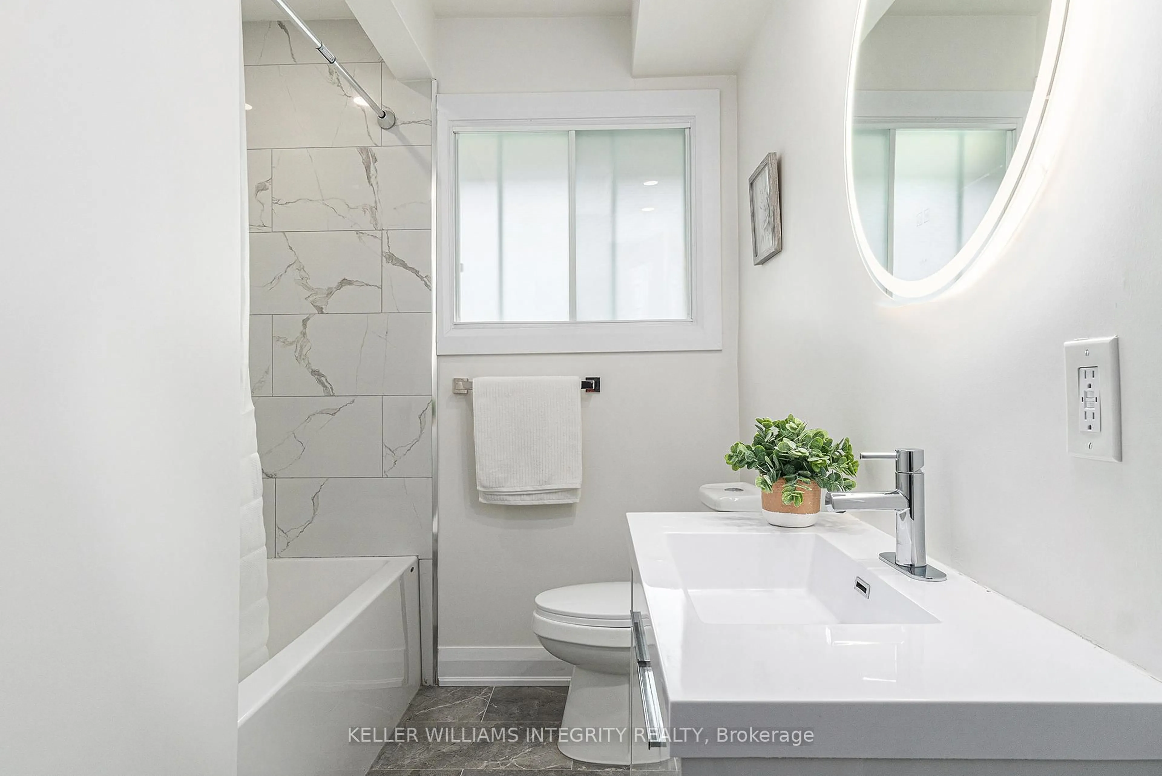 Contemporary bathroom, ceramic/tile floor for 752 Dickens Ave, Ottawa Ontario K1G 2X8
