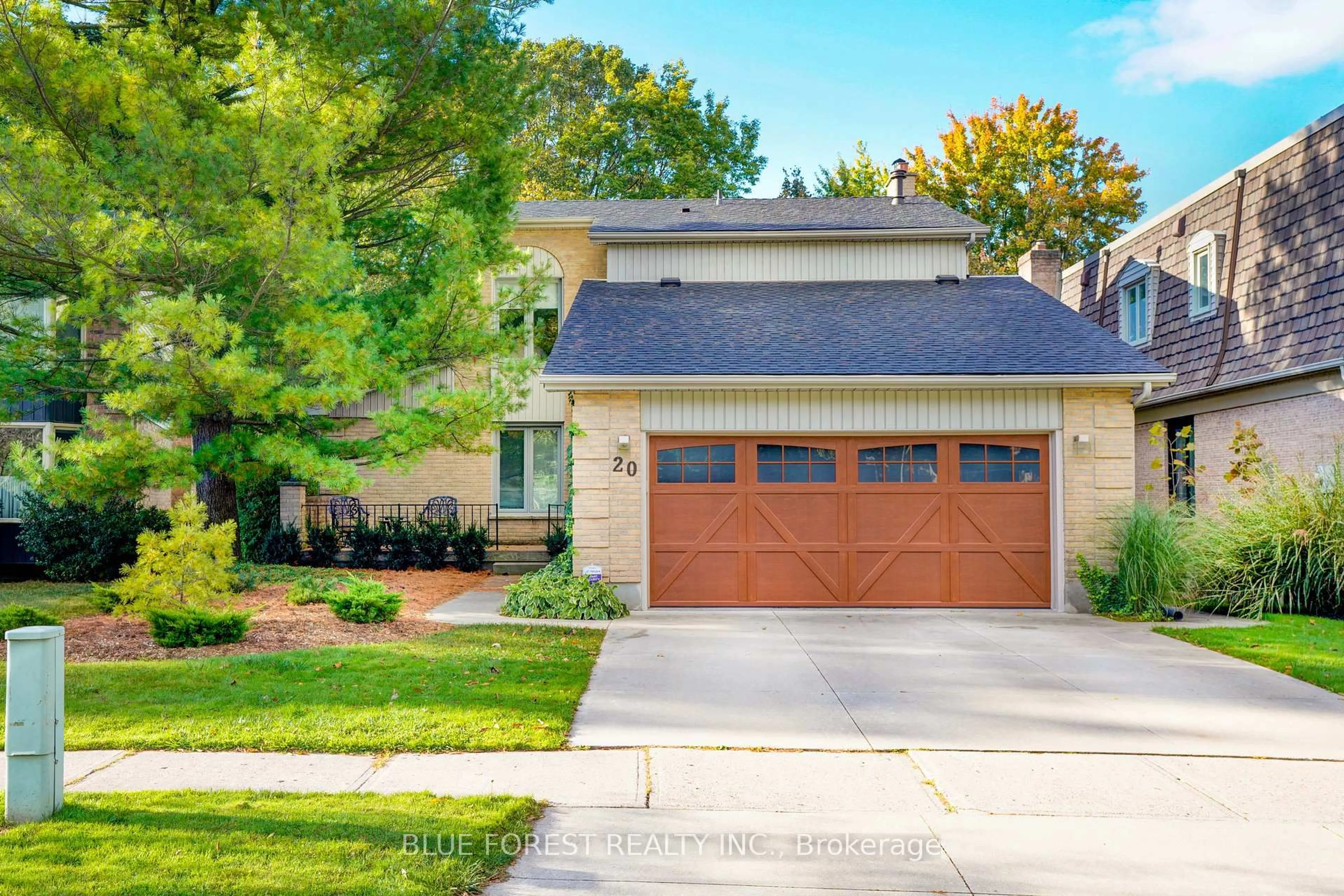 Home with brick exterior material, street for 20 Lindbrook Crt, London North Ontario N5X 2L3
