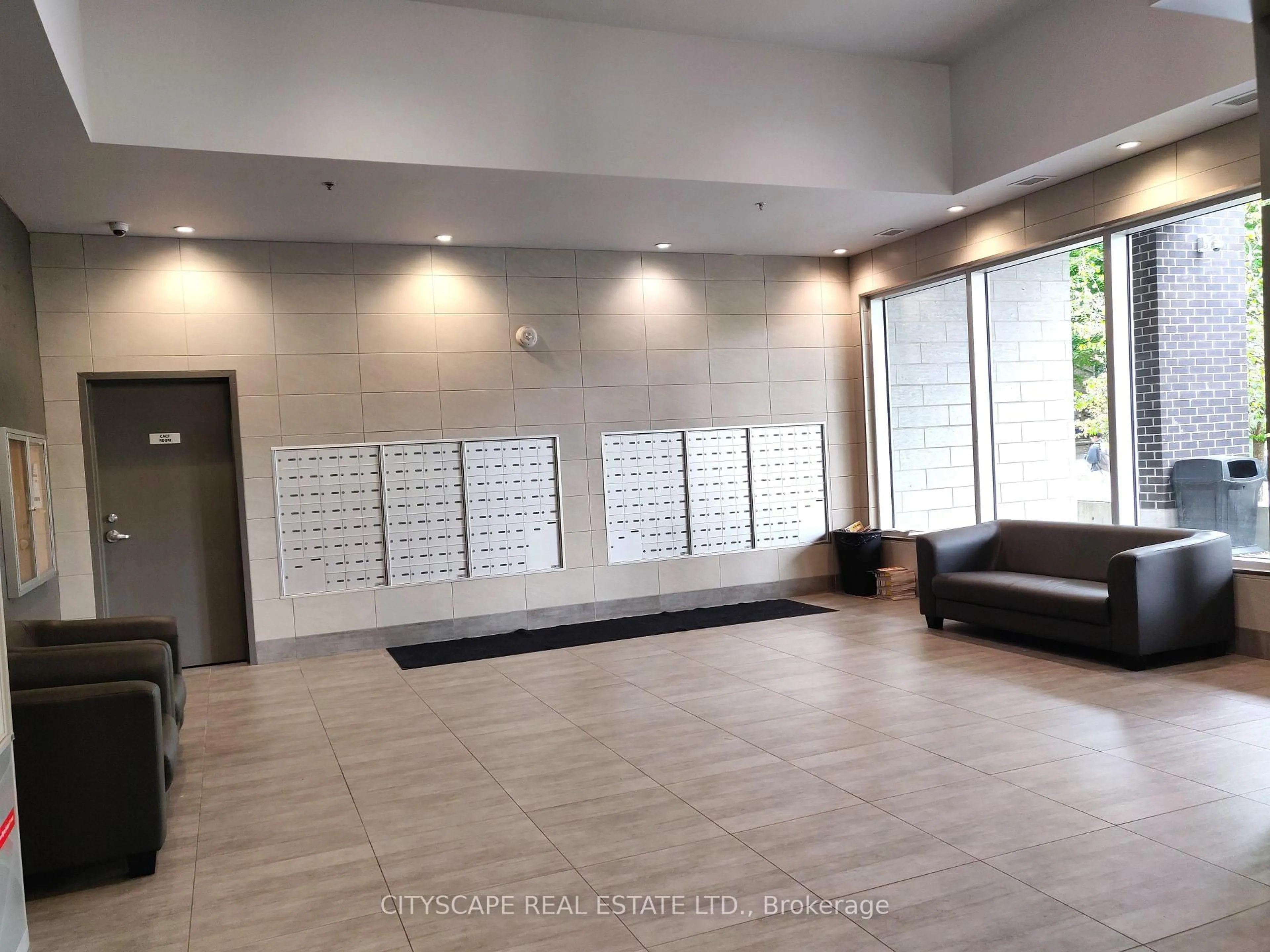 Indoor foyer for 318 Spruce St #217, Waterloo Ontario N2L 3M7