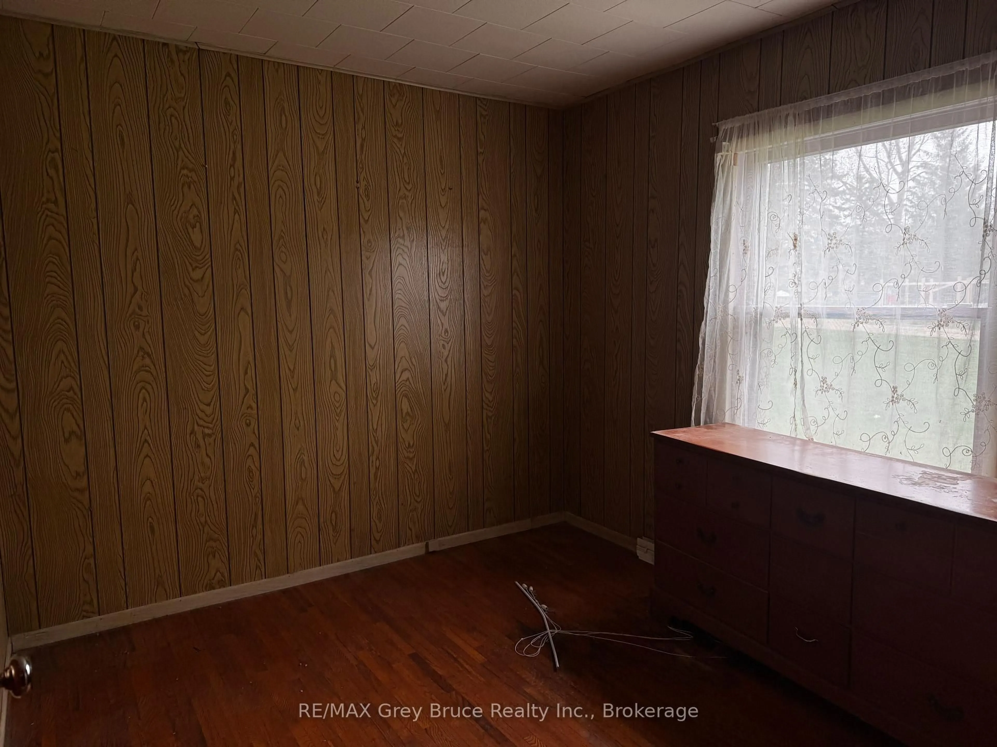 A pic of a room for 2496 6th Ave, Owen Sound Ontario N4K 5J6