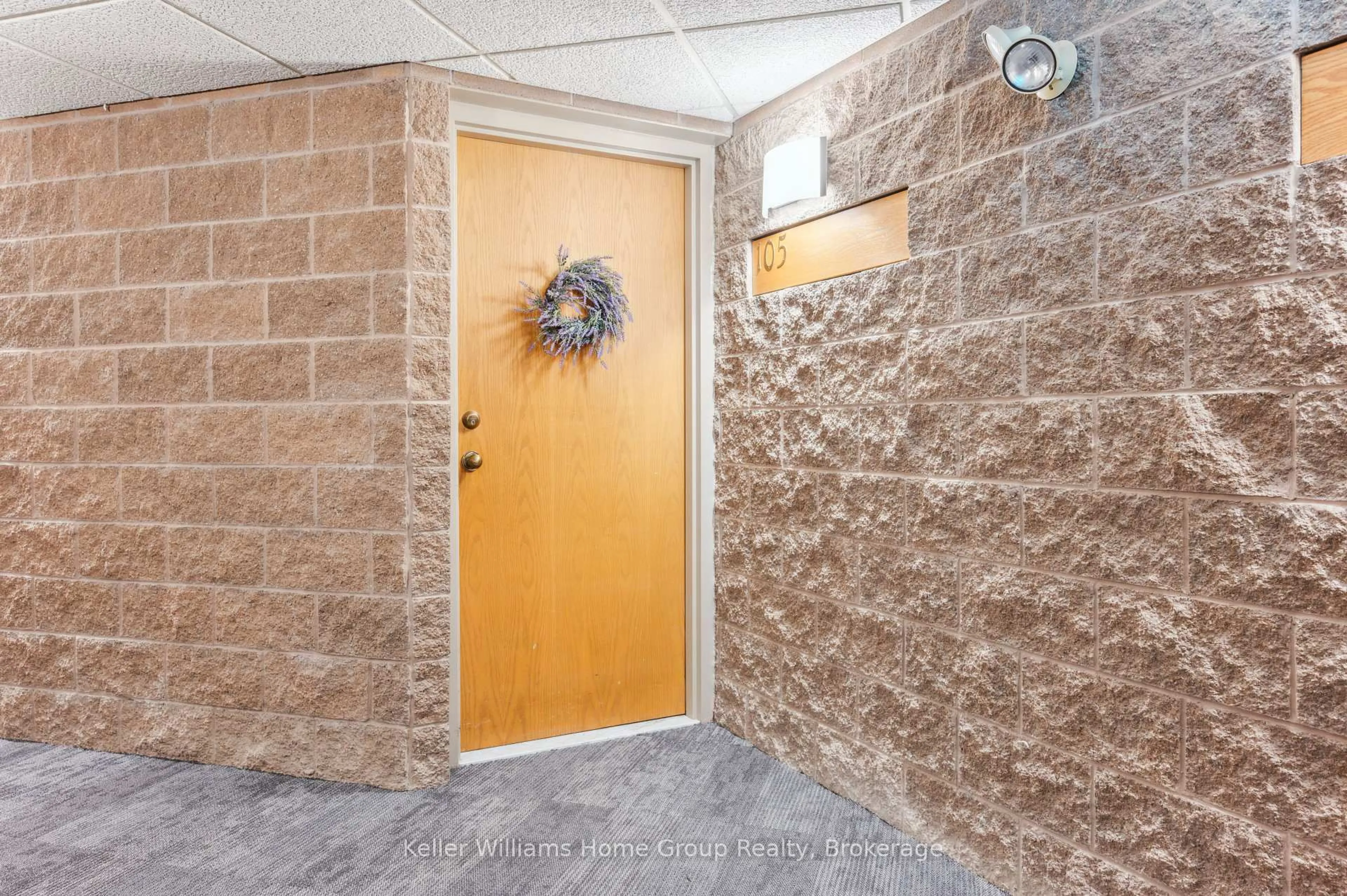 Indoor entryway for 8 Christopher Crt #105, Guelph Ontario N1G 4N7
