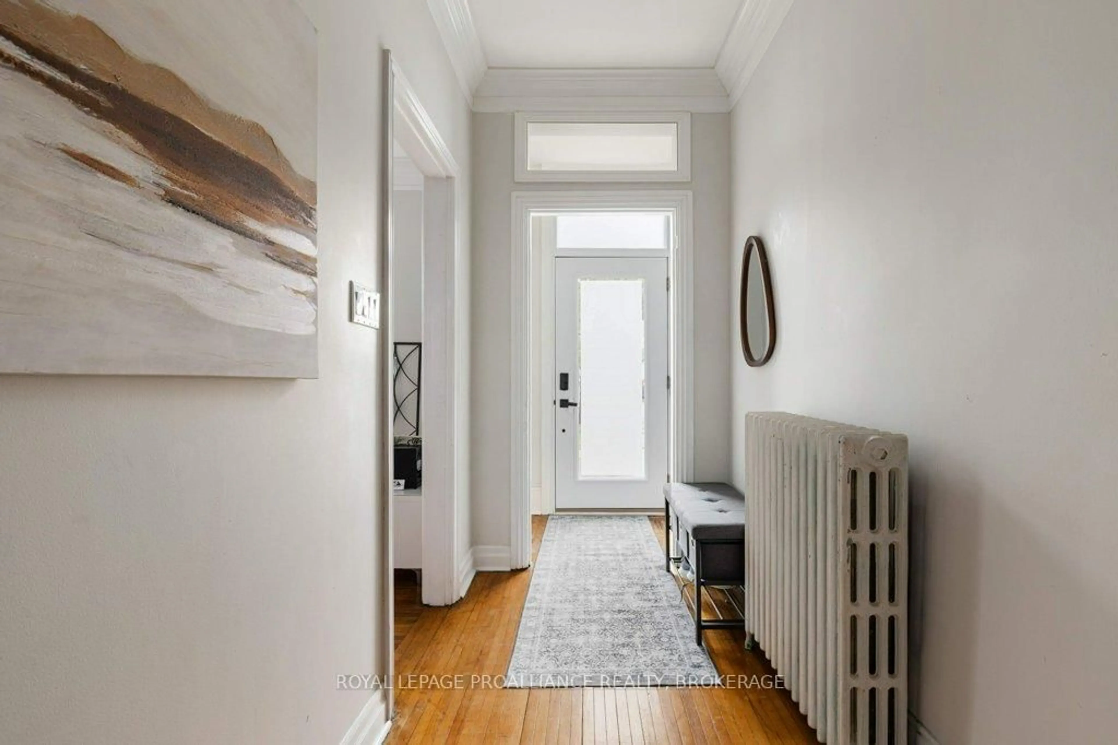 Indoor entryway for 29 Charles St, Kingston Ontario K7K 1V3