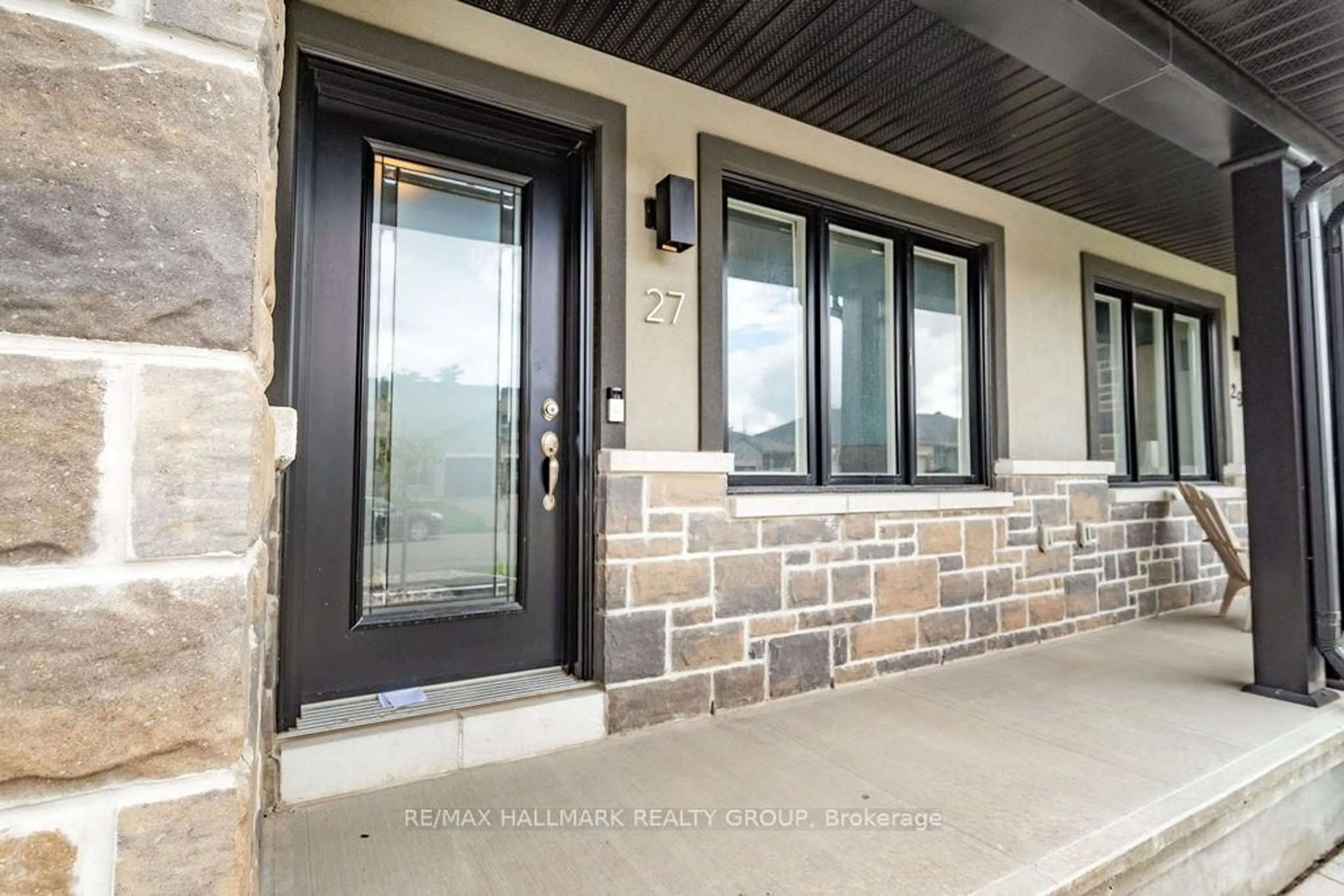 Indoor entryway for 27 Morgan Clouthier Way, Arnprior Ontario K7S 0H9