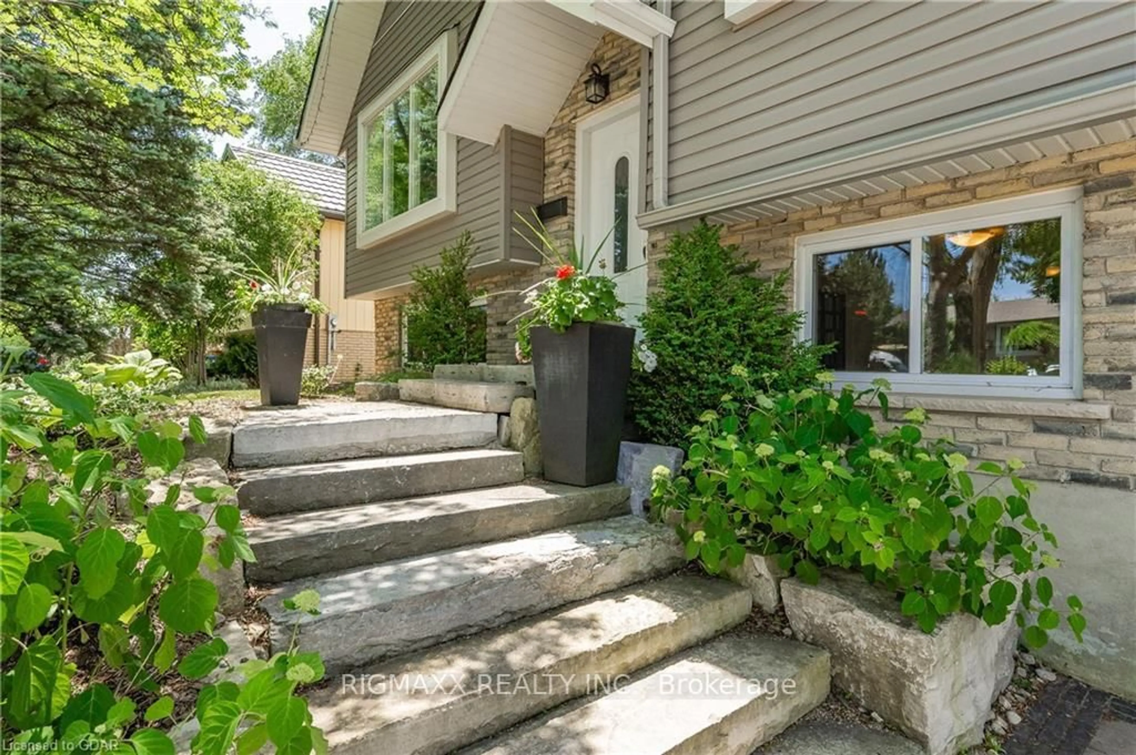 Unknown for 11 Ferman Dr, Guelph Ontario N1H 7C8