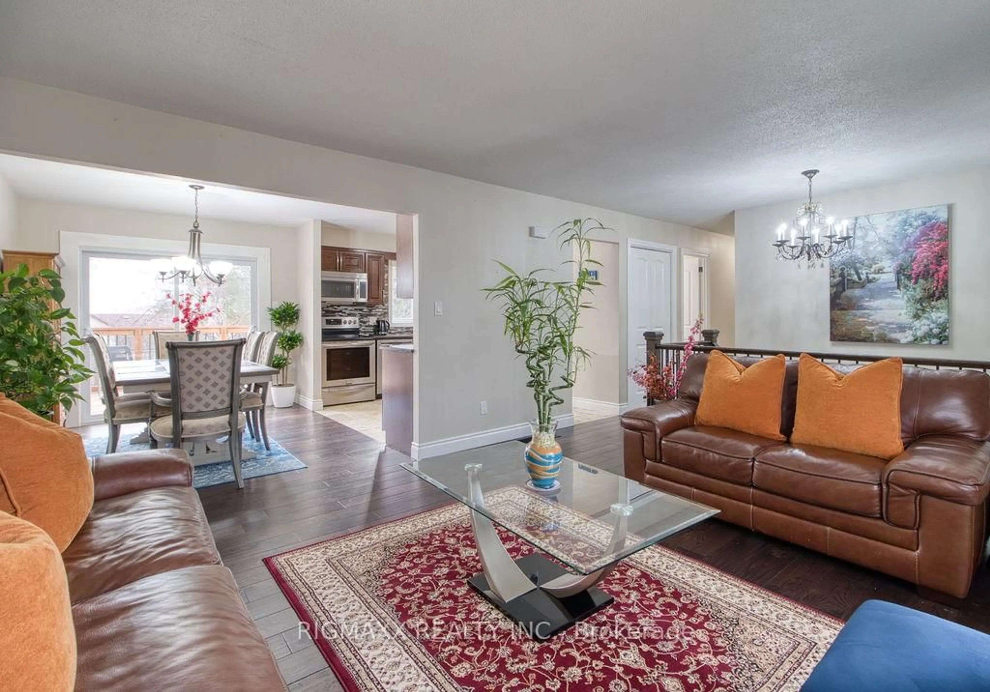 Living room with furniture, unknown for 11 Ferman Dr, Guelph Ontario N1H 7C8