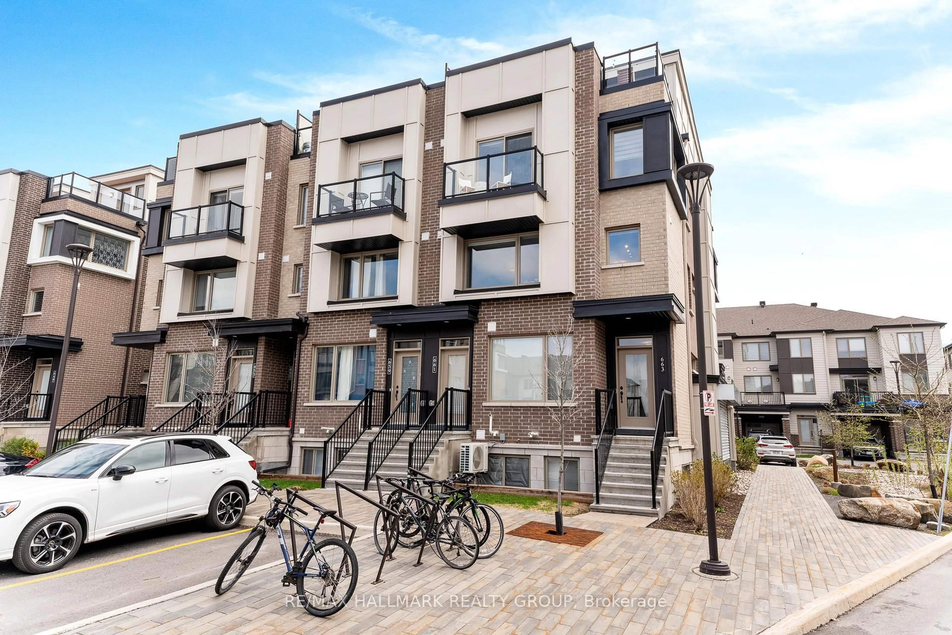 Home with brick exterior material, street for 663 Makwa Private N/A, Ottawa Ontario K1K 5A3