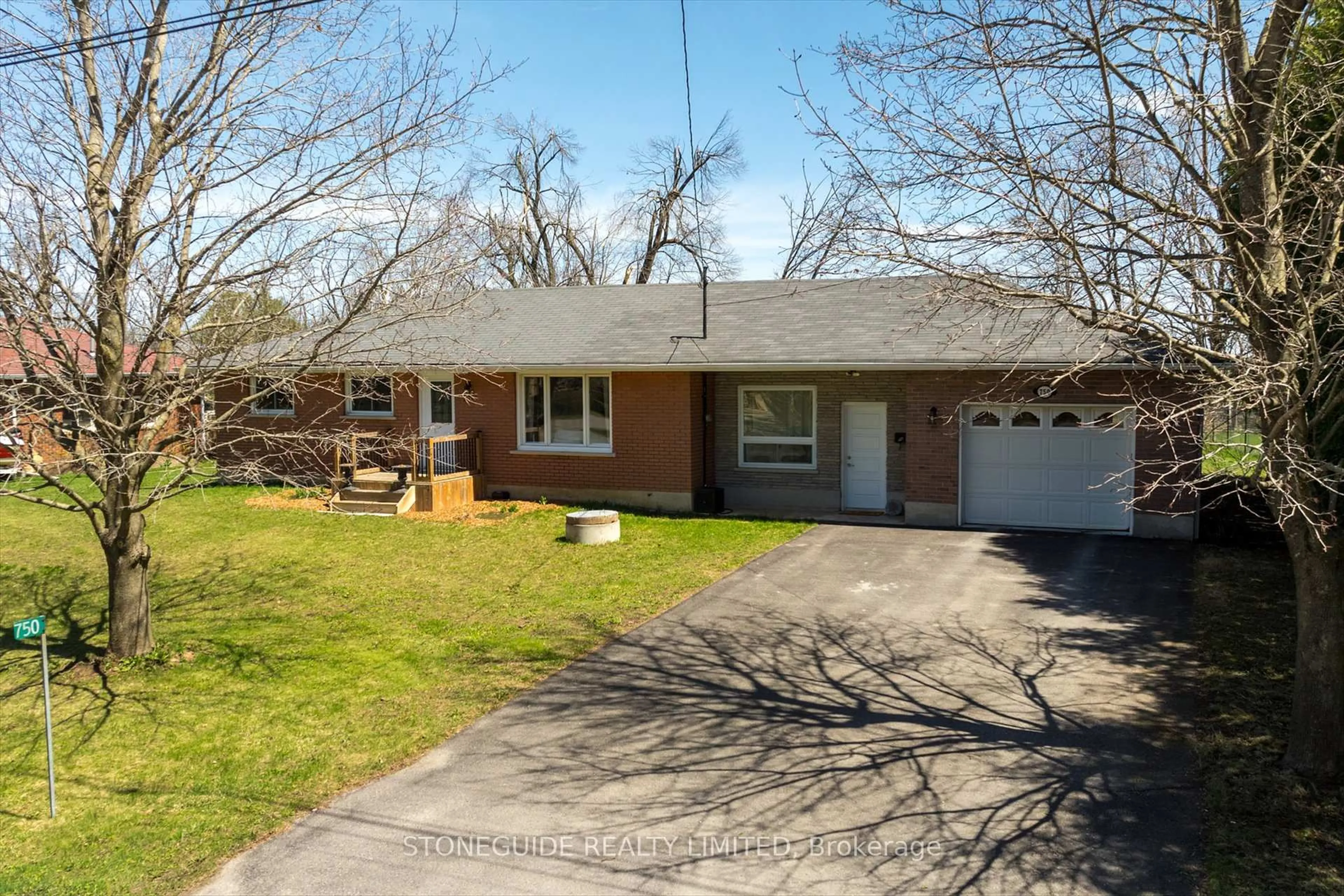 A pic from outside/outdoor area/front of a property/back of a property/a pic from drone, street for 750 Baltic Dr, Selwyn Ontario K9L 1L7