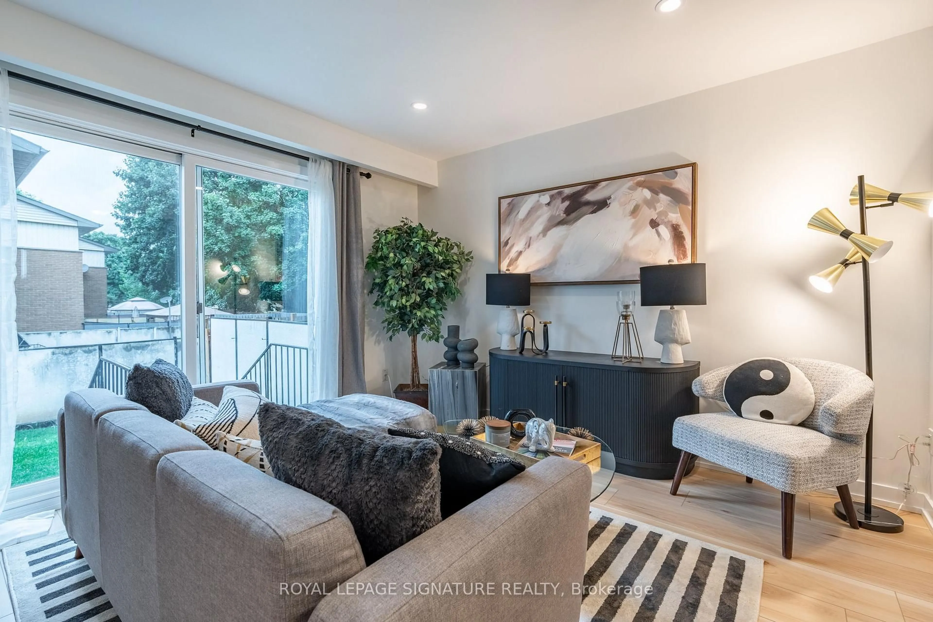 Living room with furniture, unknown for 28 Woodman Dr, Hamilton Ontario L8H 2M5