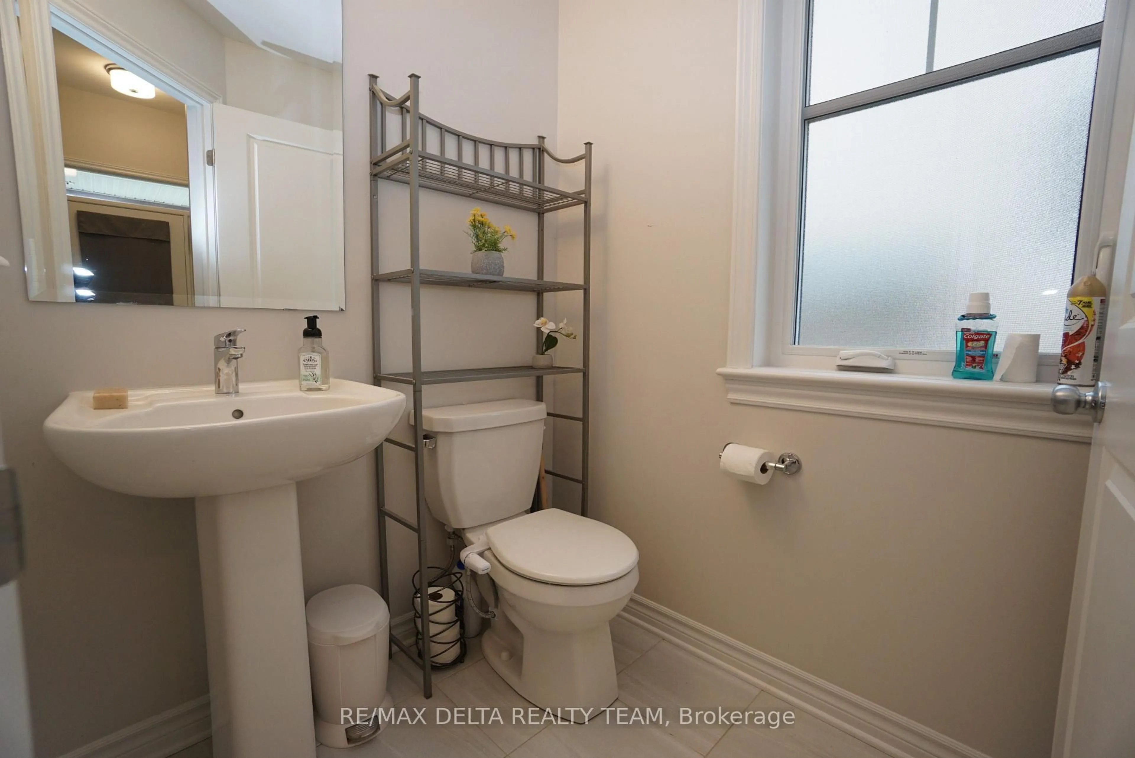 Standard bathroom, ceramic/tile floor for 340 Kanashtage Terr, Ottawa Ontario K4A 5J8