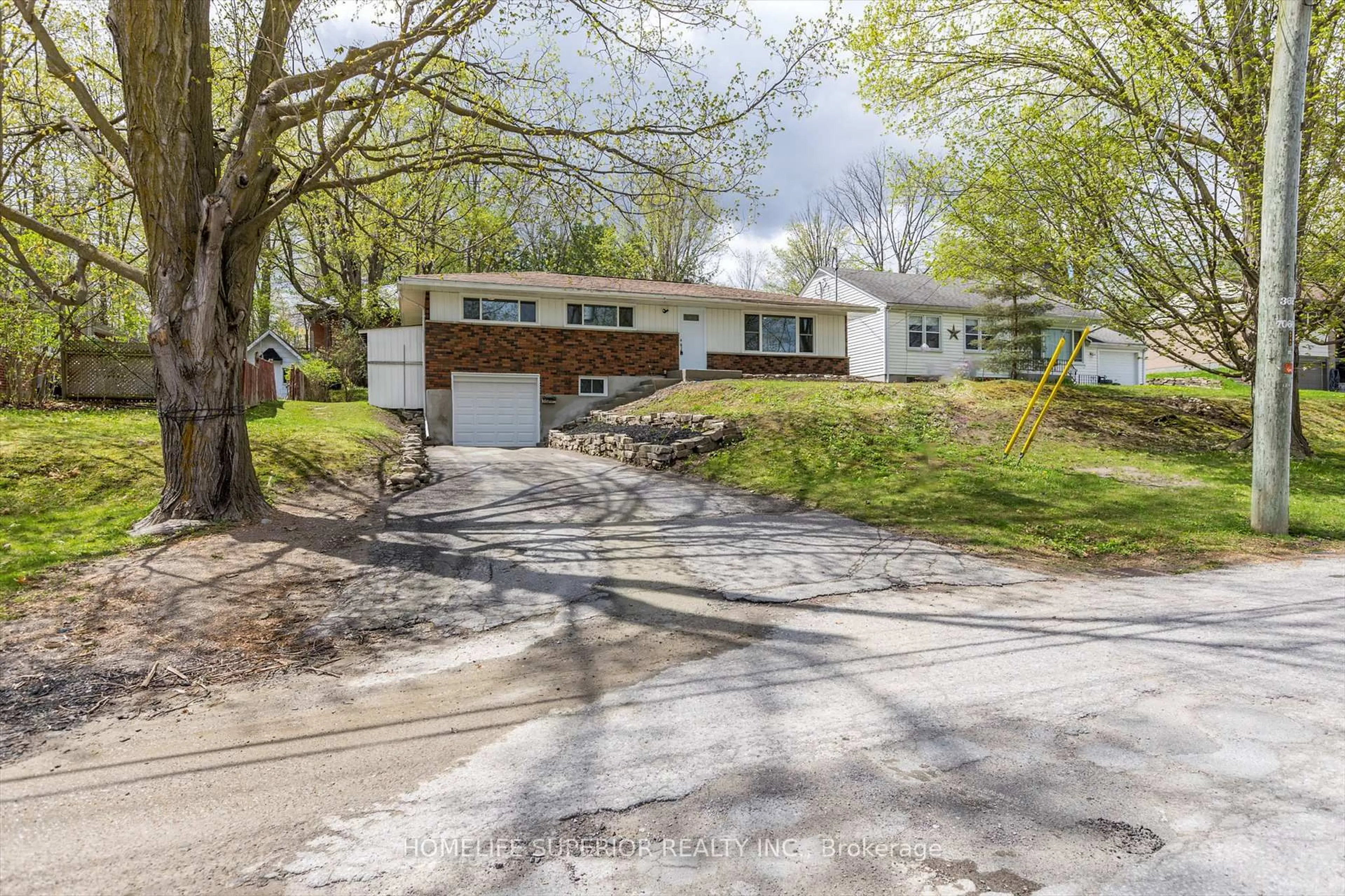 Unknown for 1243 Albertus Ave, Peterborough Central Ontario K9J 6A3