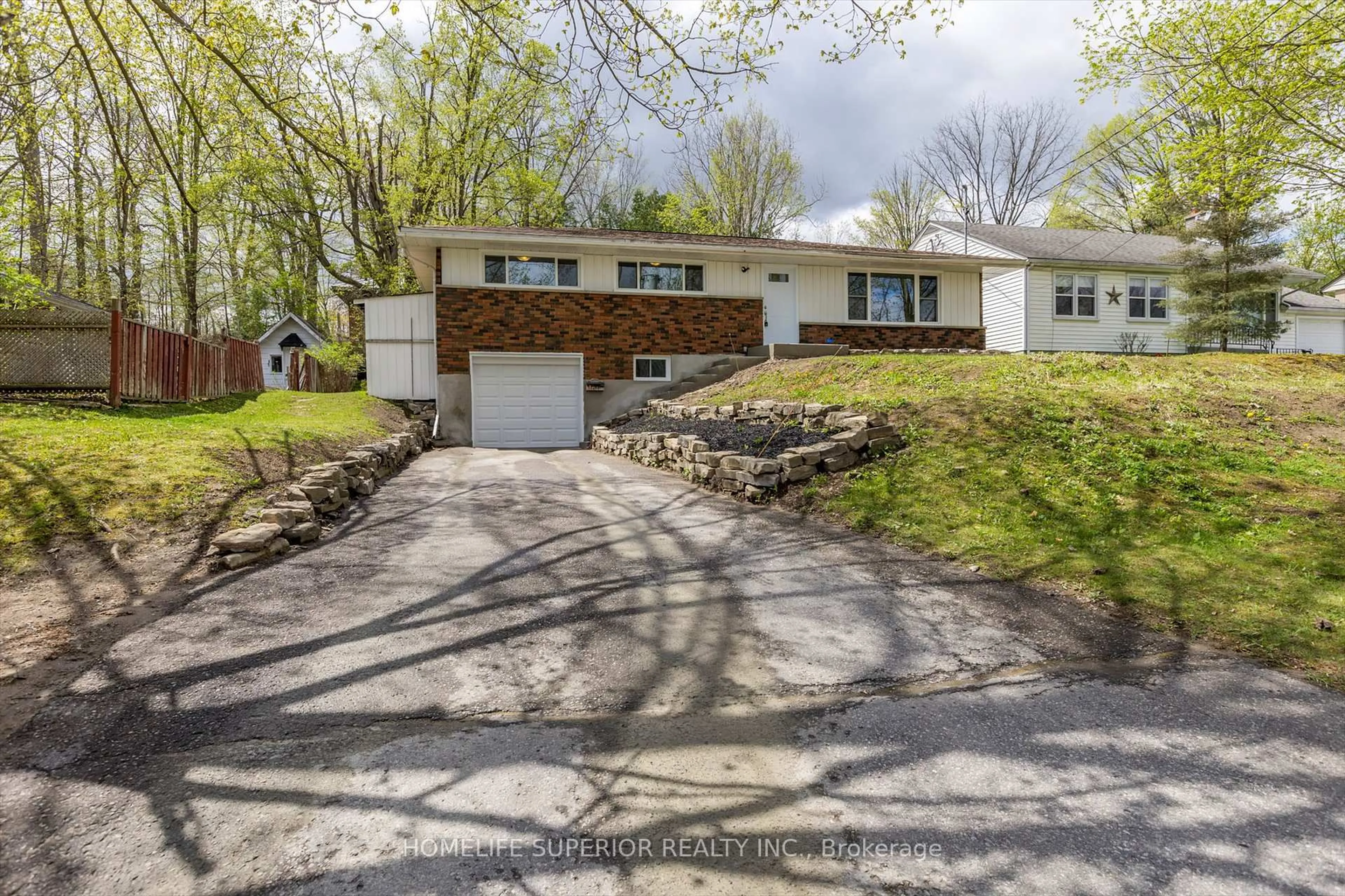 Unknown for 1243 Albertus Ave, Peterborough Central Ontario K9J 6A3