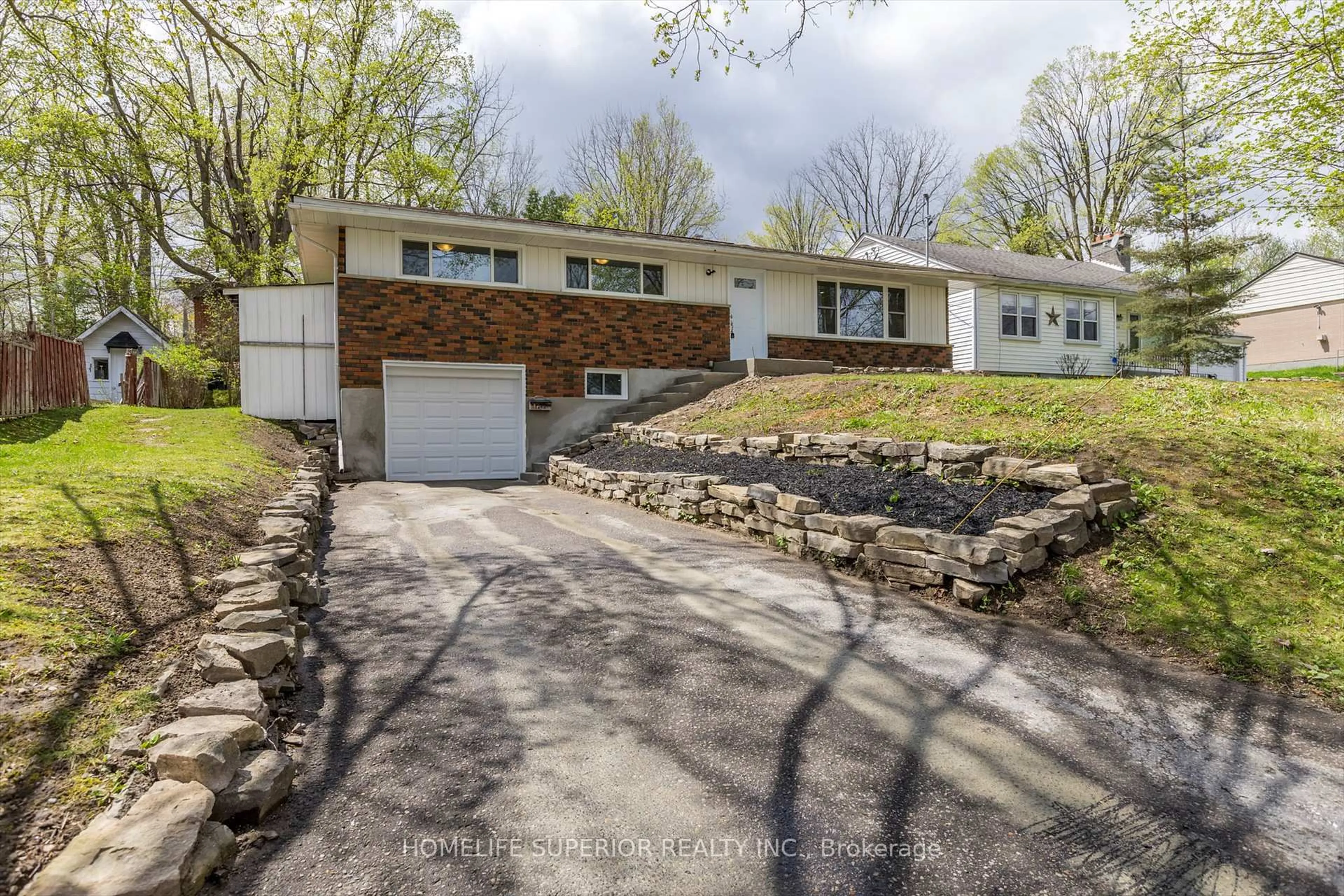 Unknown for 1243 Albertus Ave, Peterborough Central Ontario K9J 6A3