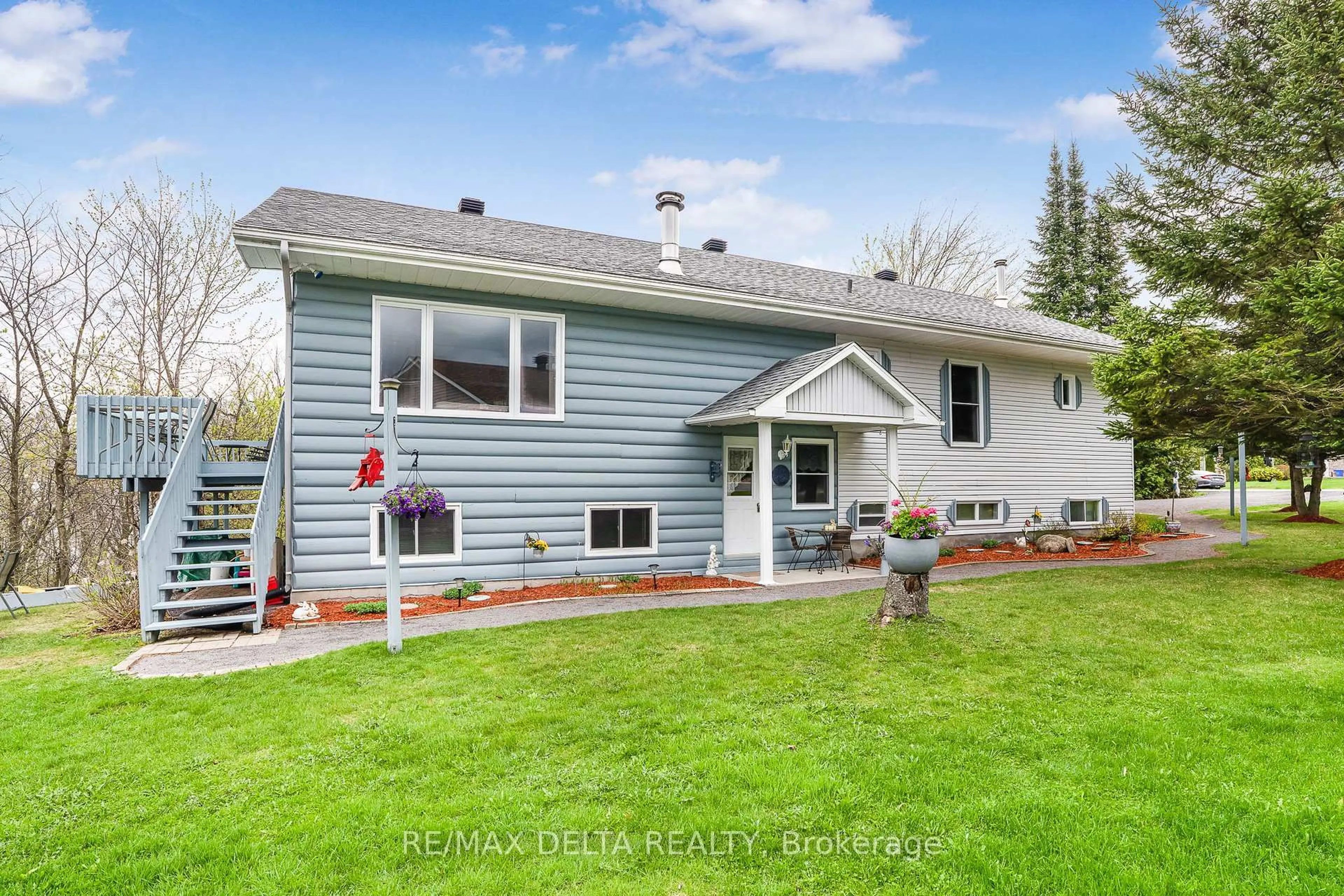 Home with vinyl exterior material, street for 3619 Principale St, Alfred and Plantagenet Ontario K0A 3K0