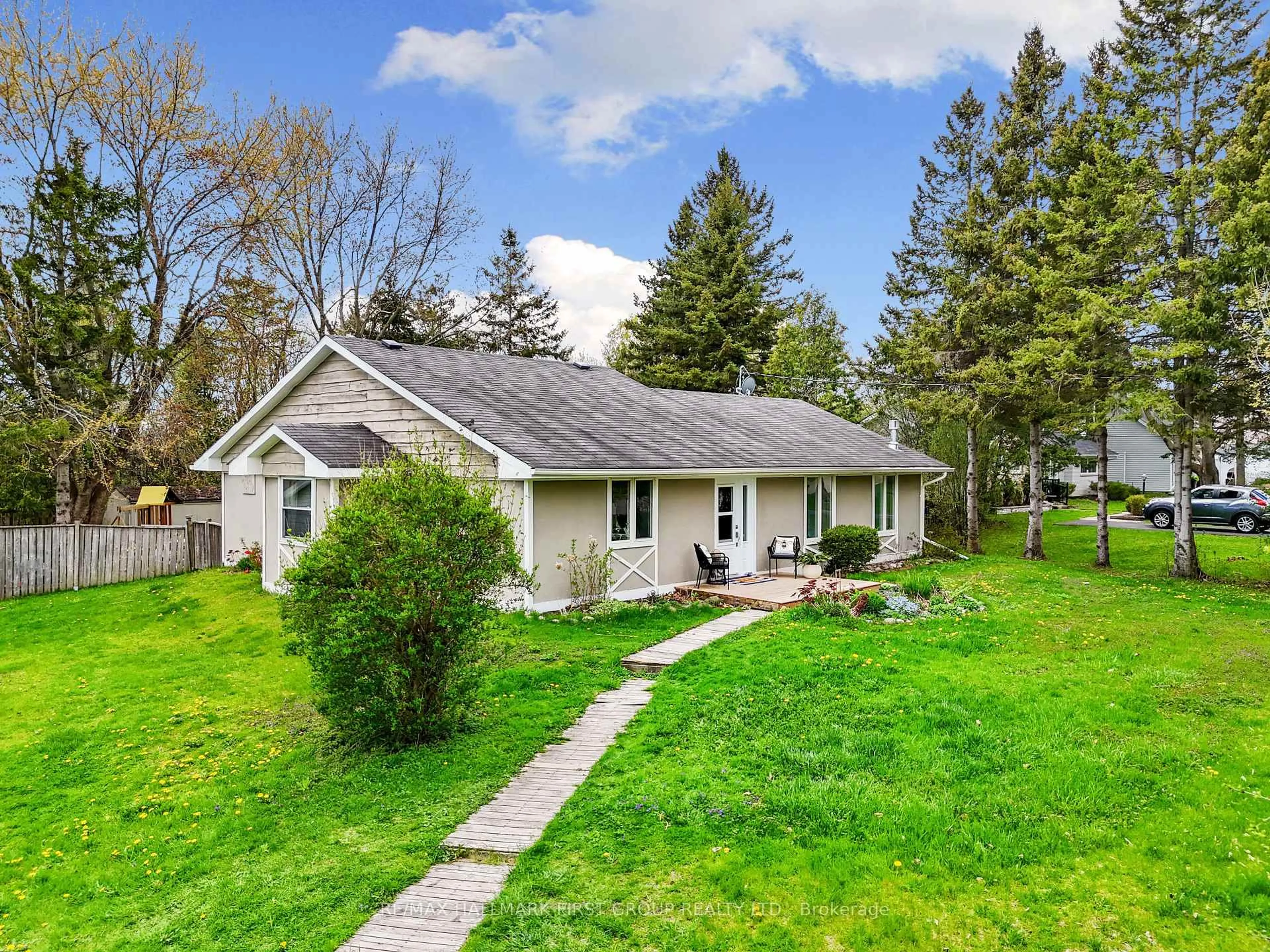 A pic from outside/outdoor area/front of a property/back of a property/a pic from drone, street for 8793 Slater St, Cobourg Ontario K9A 4J9