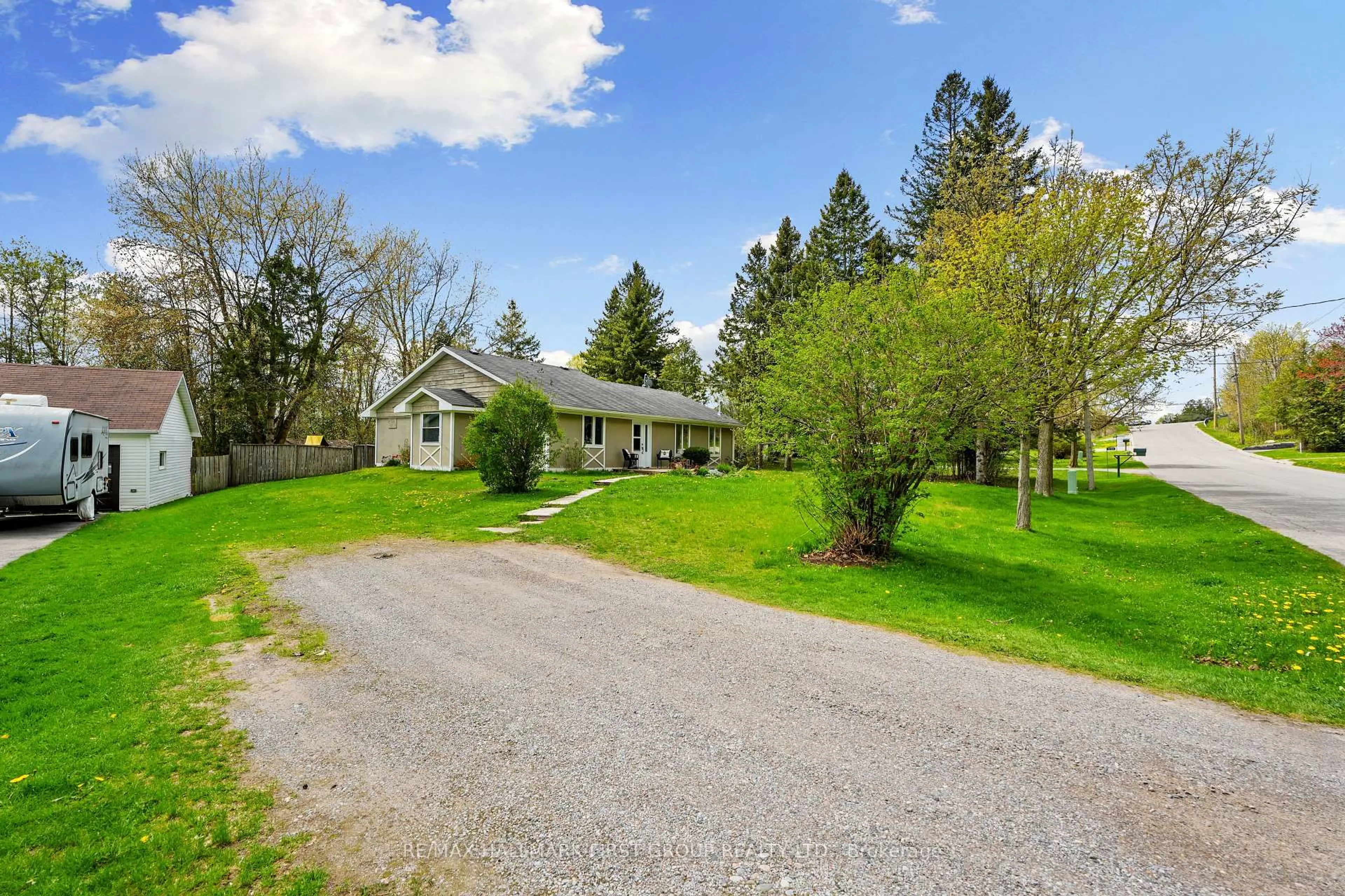 A pic from outside/outdoor area/front of a property/back of a property/a pic from drone, street for 8793 Slater St, Cobourg Ontario K9A 4J9
