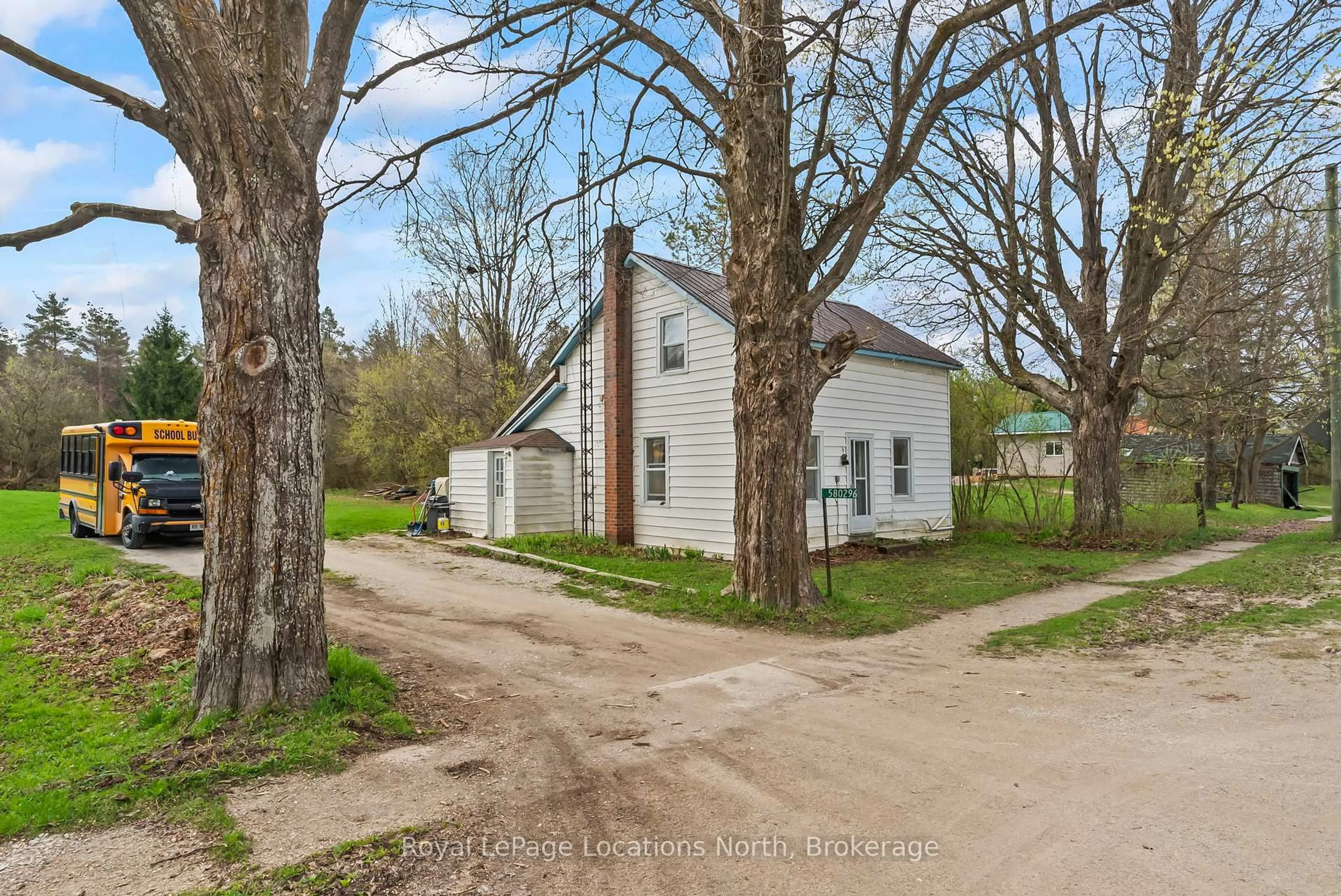 A pic from outside/outdoor area/front of a property/back of a property/a pic from drone, street for 580296 Sideroad 60 N/A, Chatsworth Ontario N0H 1C0