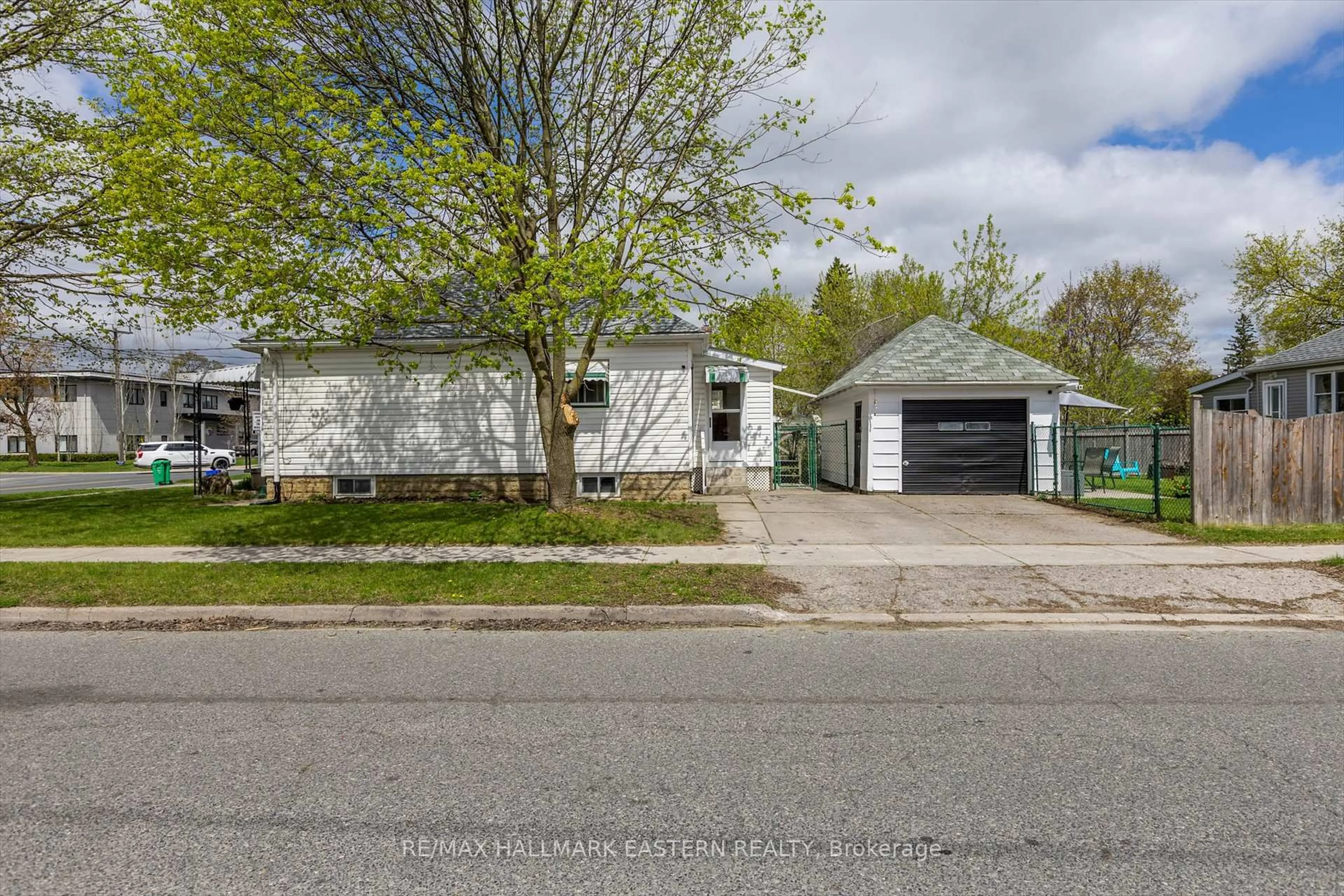 Unknown for 706 Monaghan Rd, Peterborough South Ontario K9J 5J8
