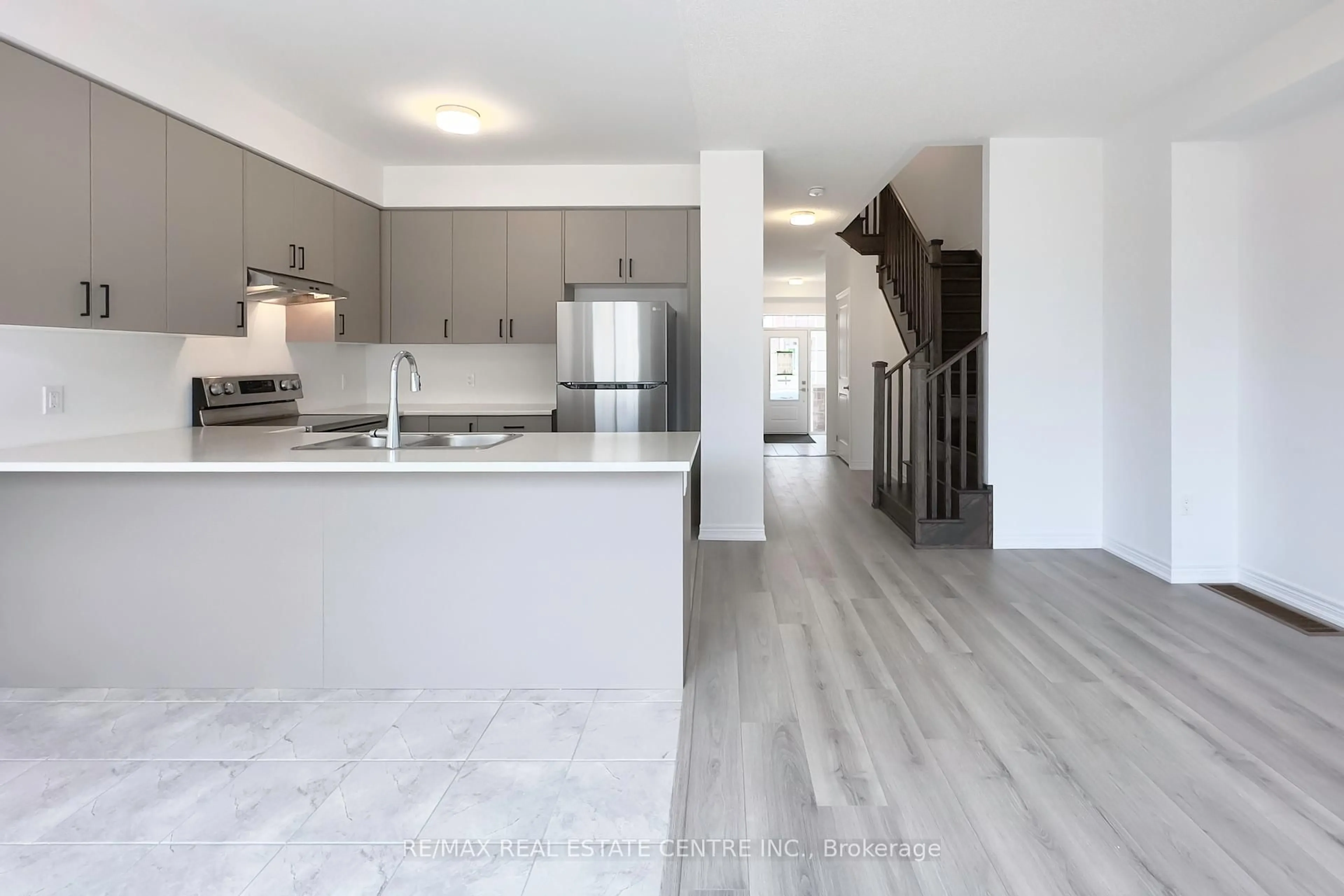 Open concept kitchen, unknown for 39 Prest Way, Centre Wellington Ontario N1M 0K4