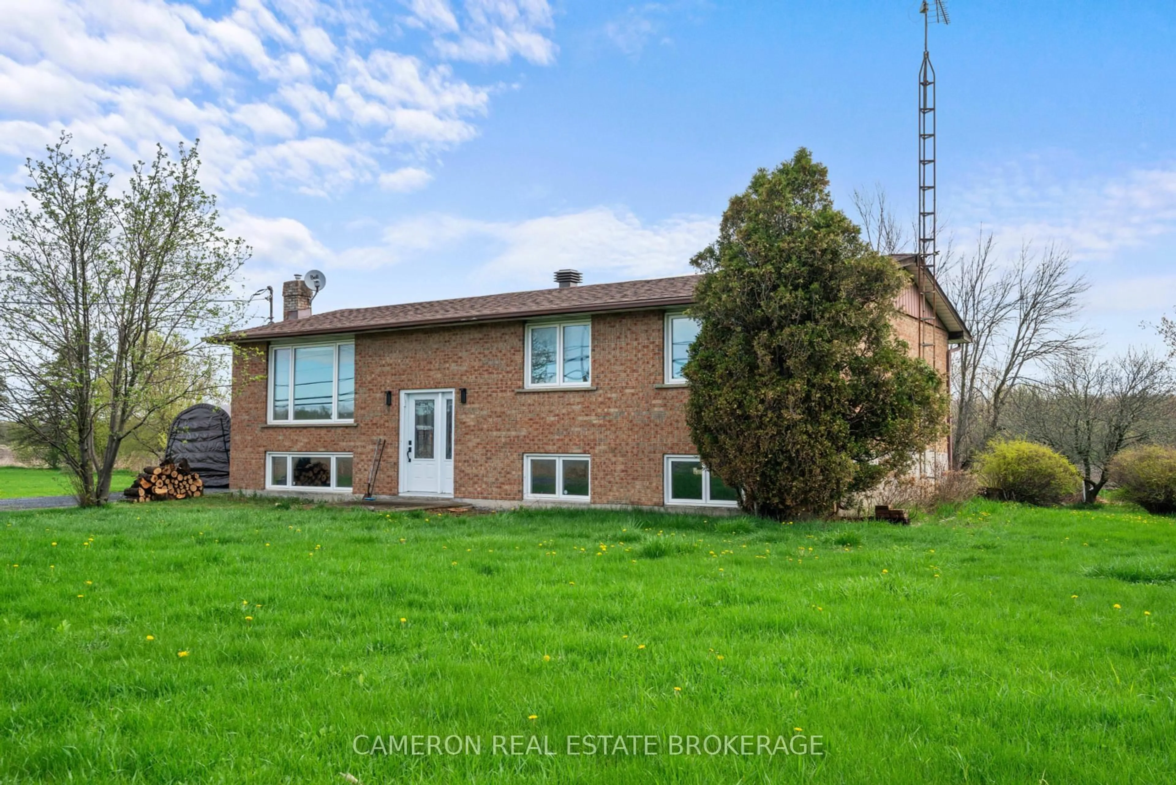 Home with brick exterior material, unknown for 5645 Highway 138 Highway, South Stormont Ontario K0C 1P0