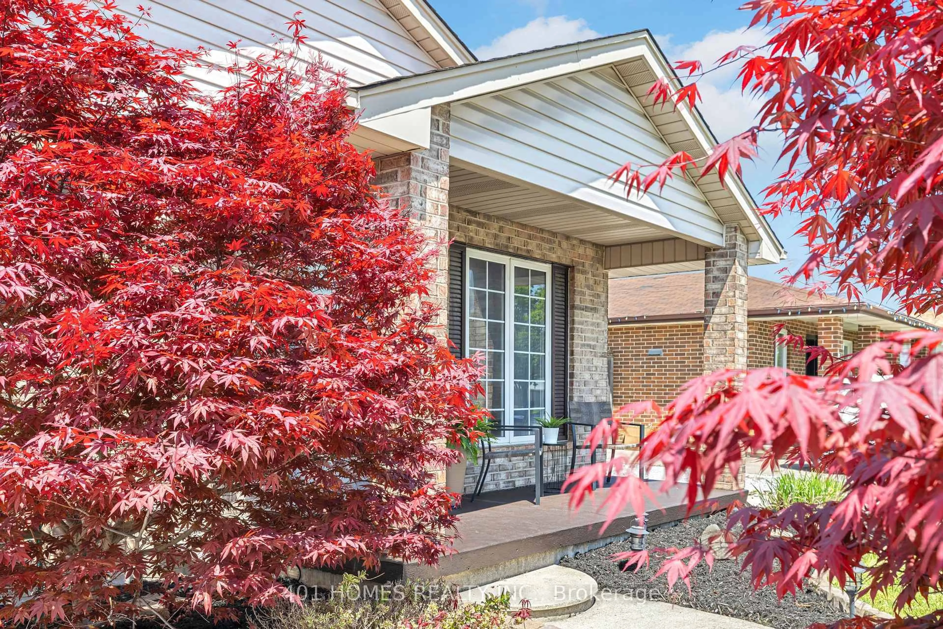 Home with brick exterior material, street for 1332 Hansen Cres, Windsor Ontario N8W 5M8