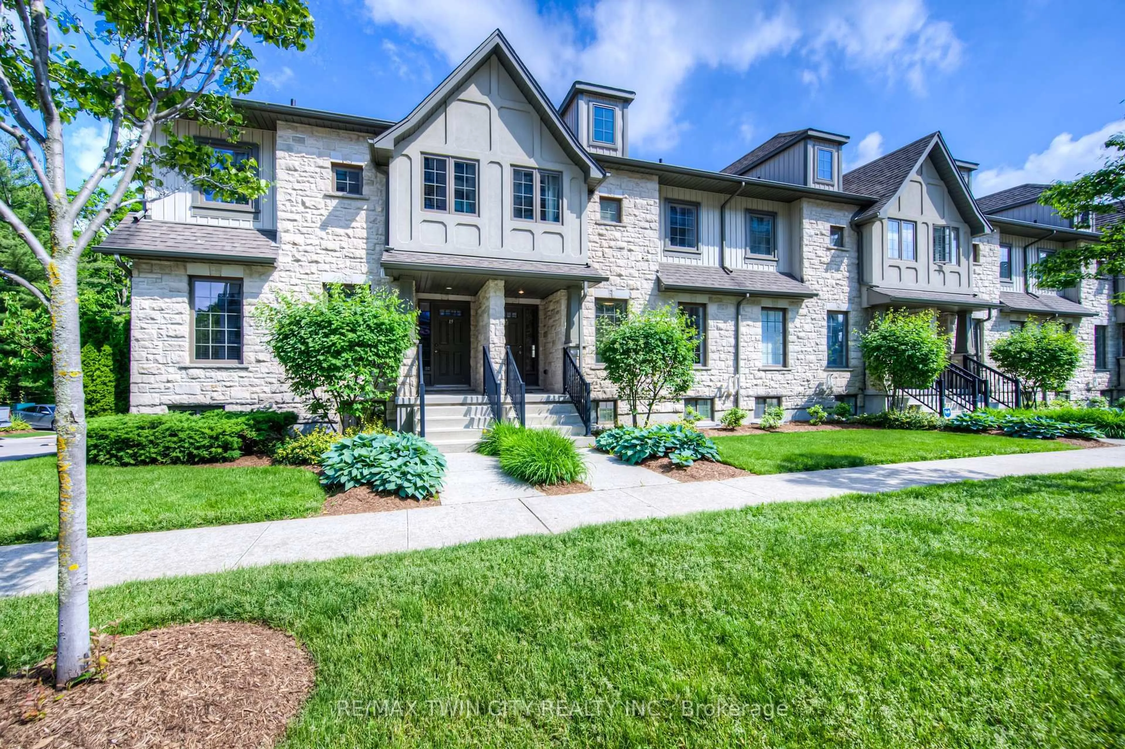 Home with brick exterior material, street for 635 Saginaw Pkwy #18, Cambridge Ontario N1T 0C1