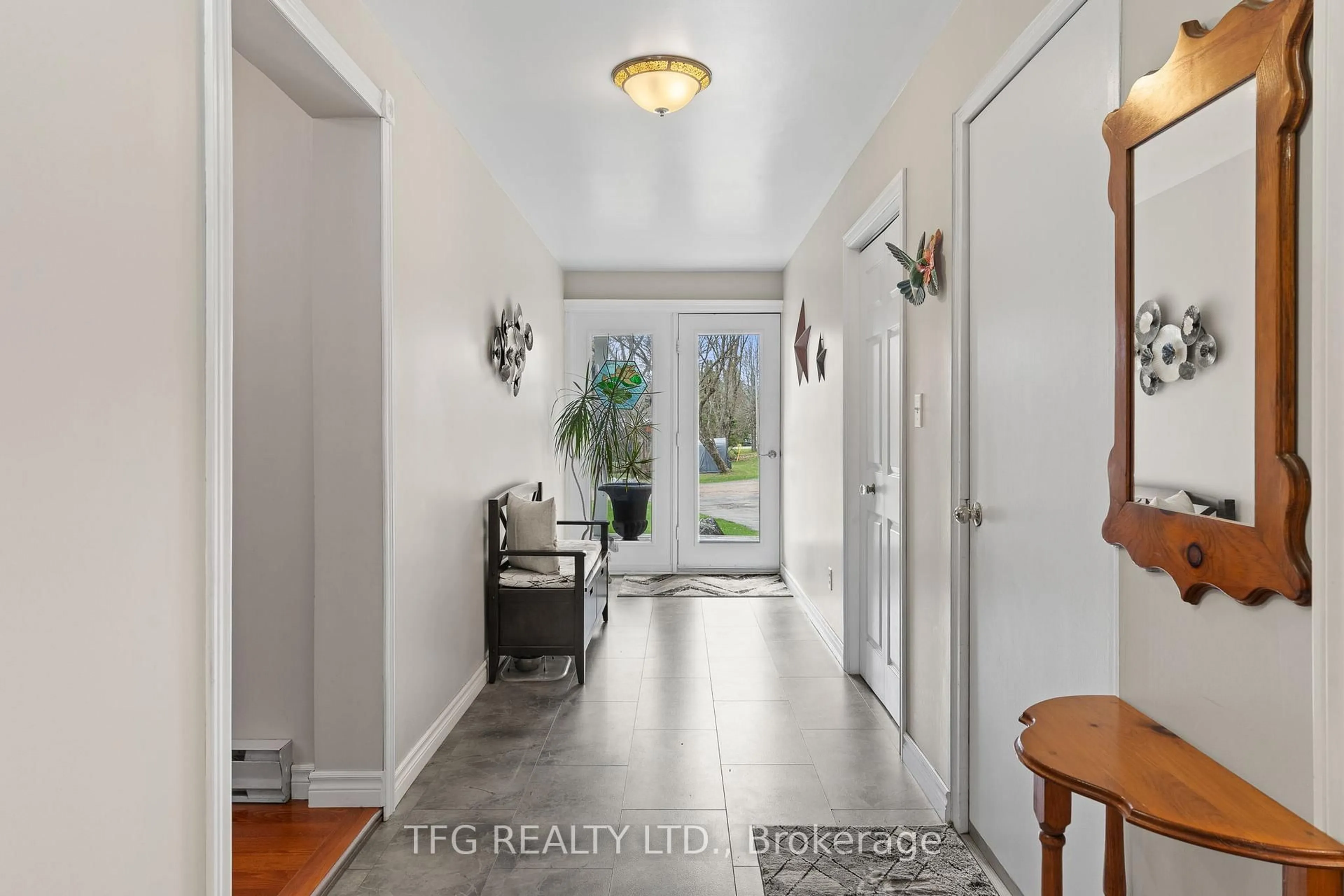 Indoor entryway for 77 Bayshore Rd, Dysart et al Ontario K0M 1S0