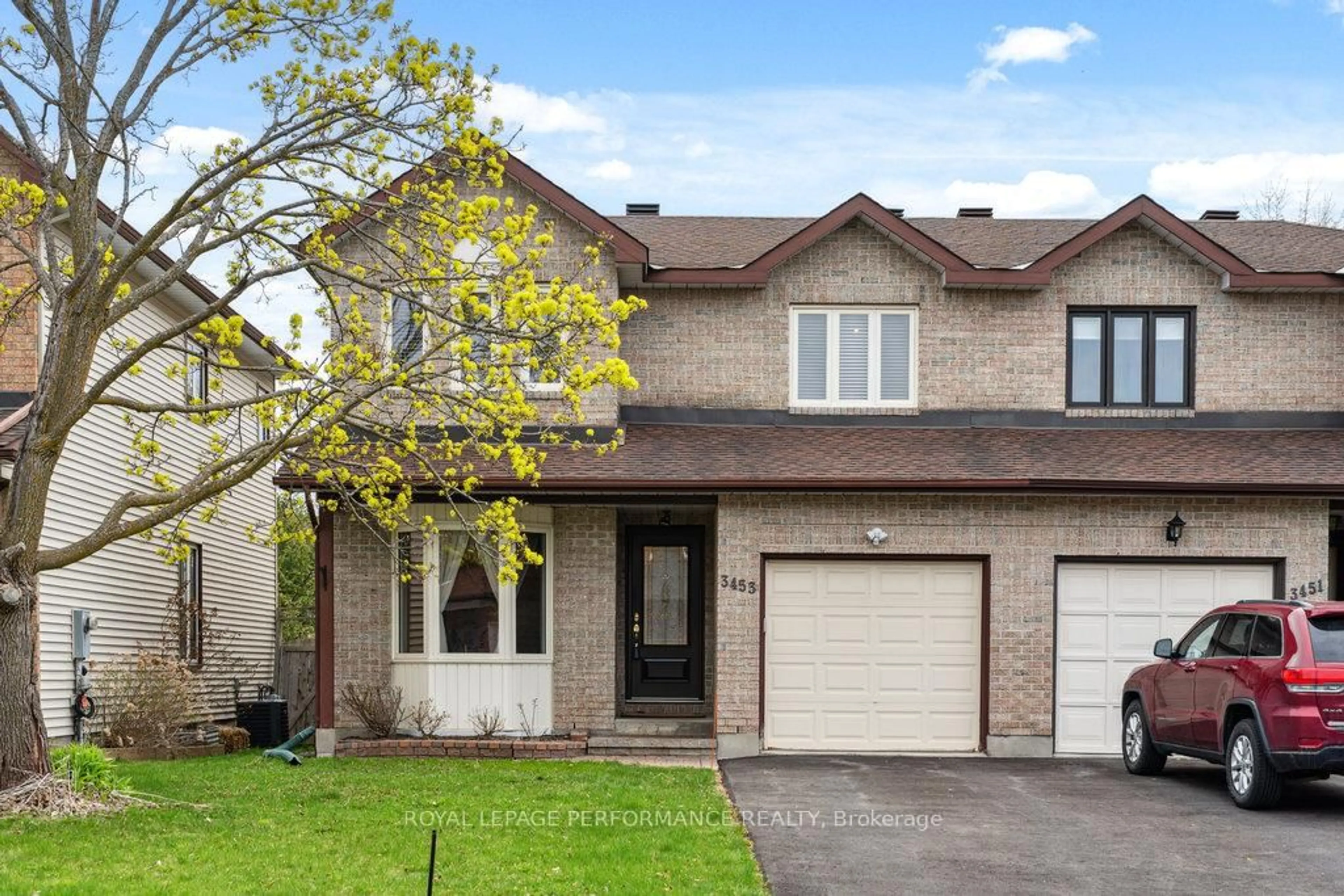 Home with vinyl exterior material, street for 3453 Wyman Cres, Ottawa Ontario K1V 0P4