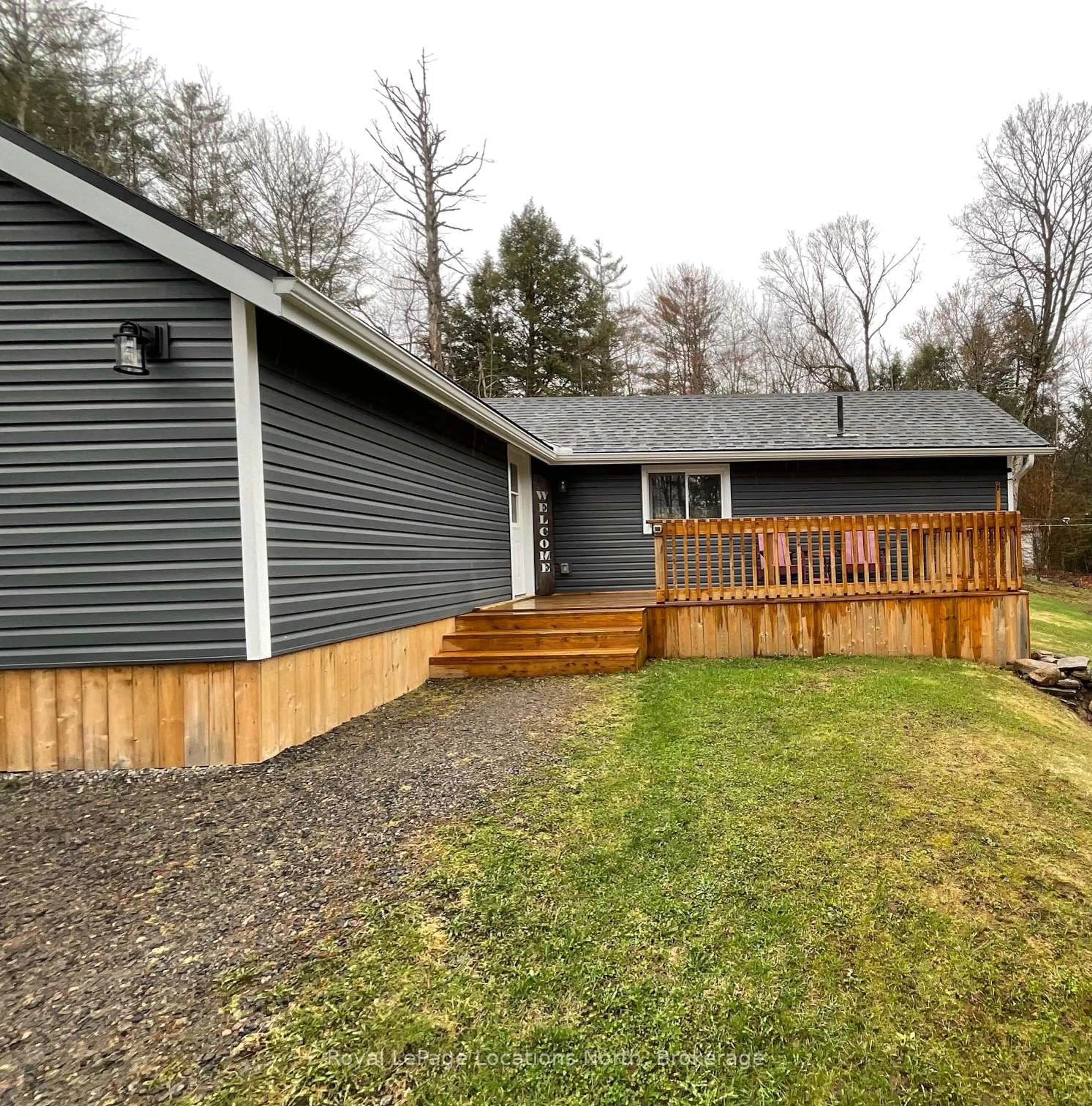 Home with vinyl exterior material, unknown for 1005 FOX POINT Rd, Bracebridge Ontario P1L 1X1