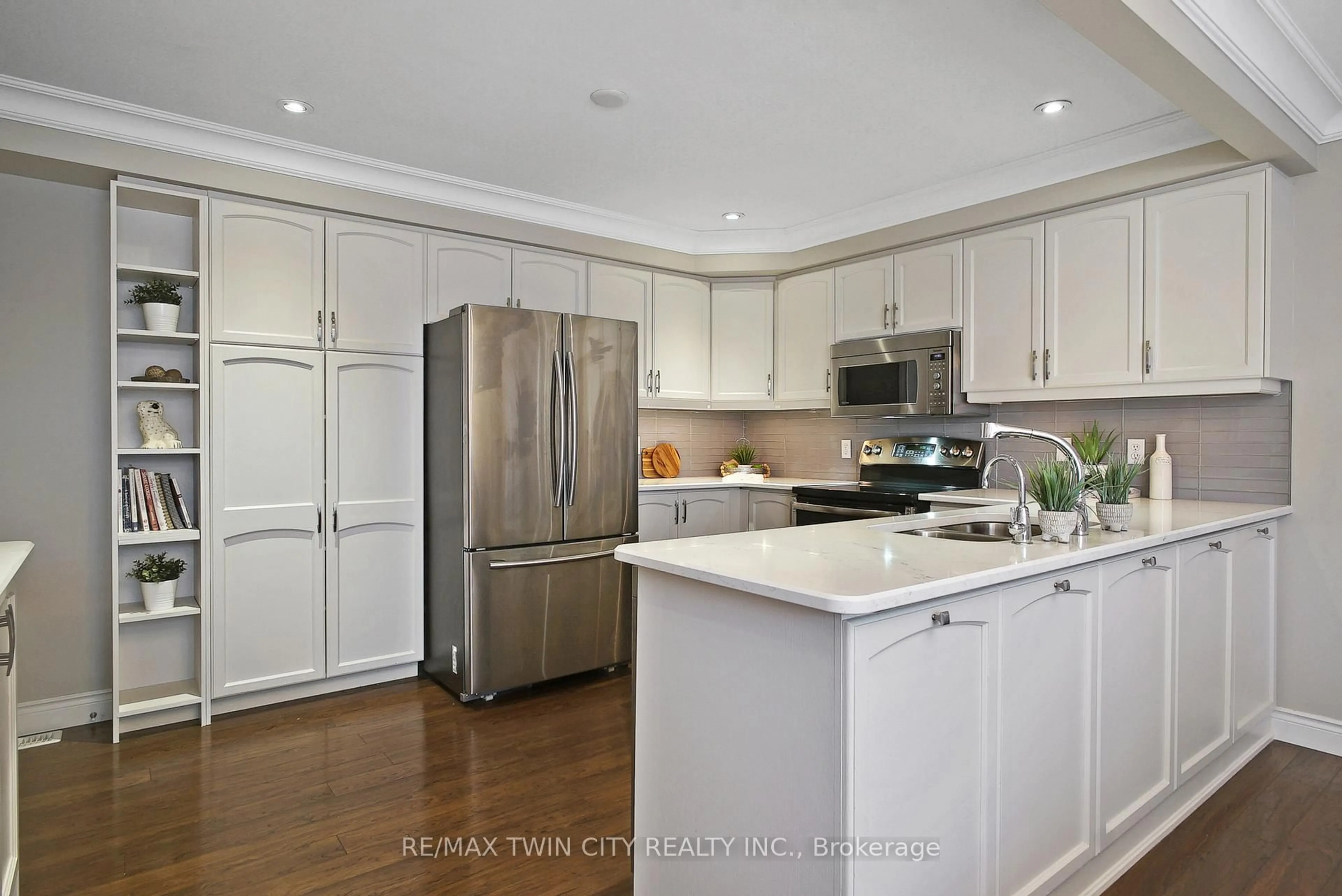 Open concept kitchen, unknown for 110 BEASLEY Cres #4, Cambridge Ontario N1T 1S5
