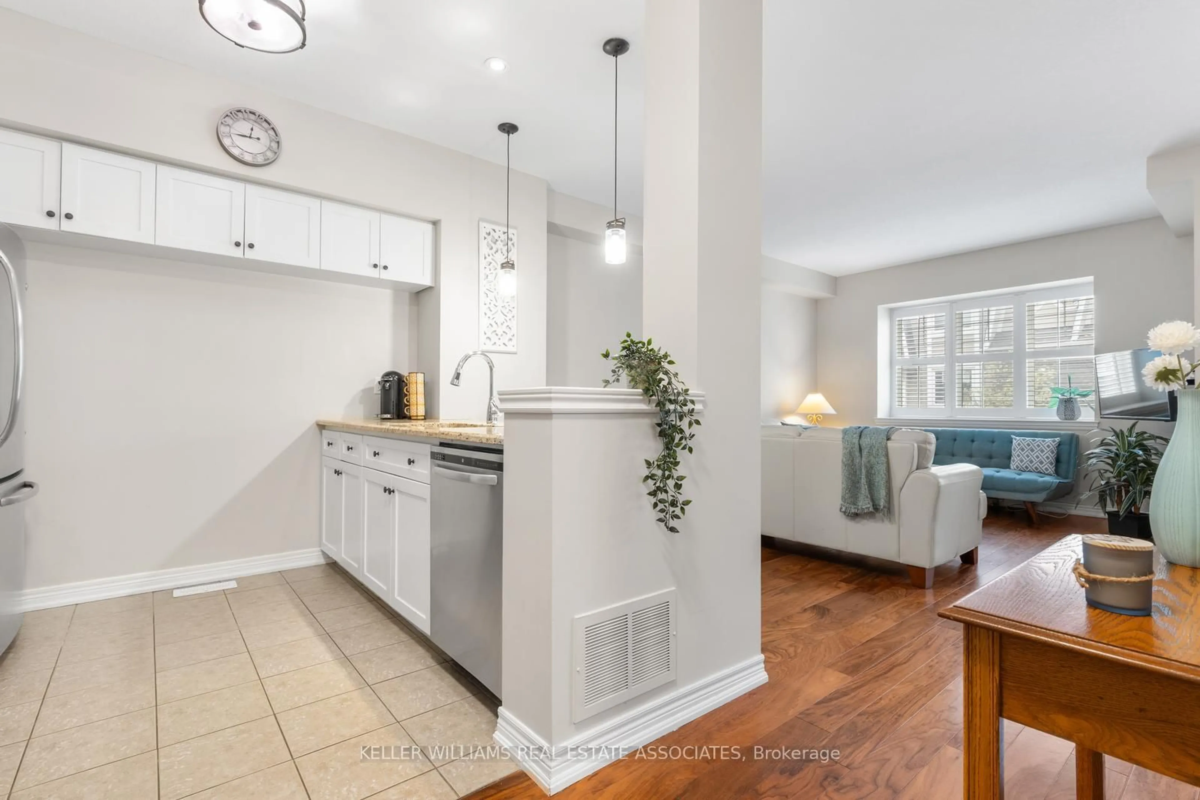 Open concept kitchen, ceramic/tile floor for 337 Beach Blvd #37, Hamilton Ontario L8H 6W4
