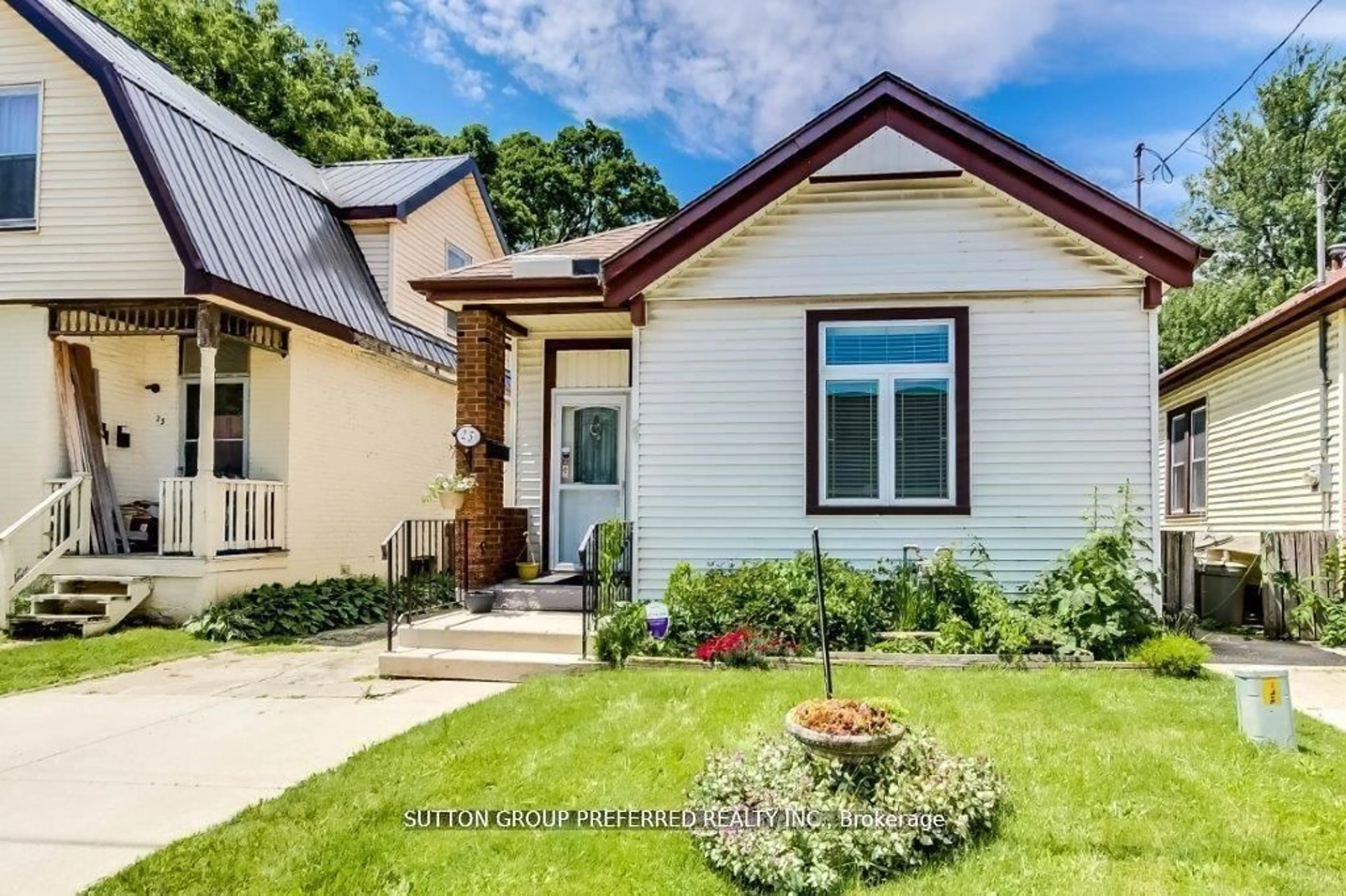 Home with brick exterior material, street for 25 Pegler St, London East Ontario N5Z 2B4