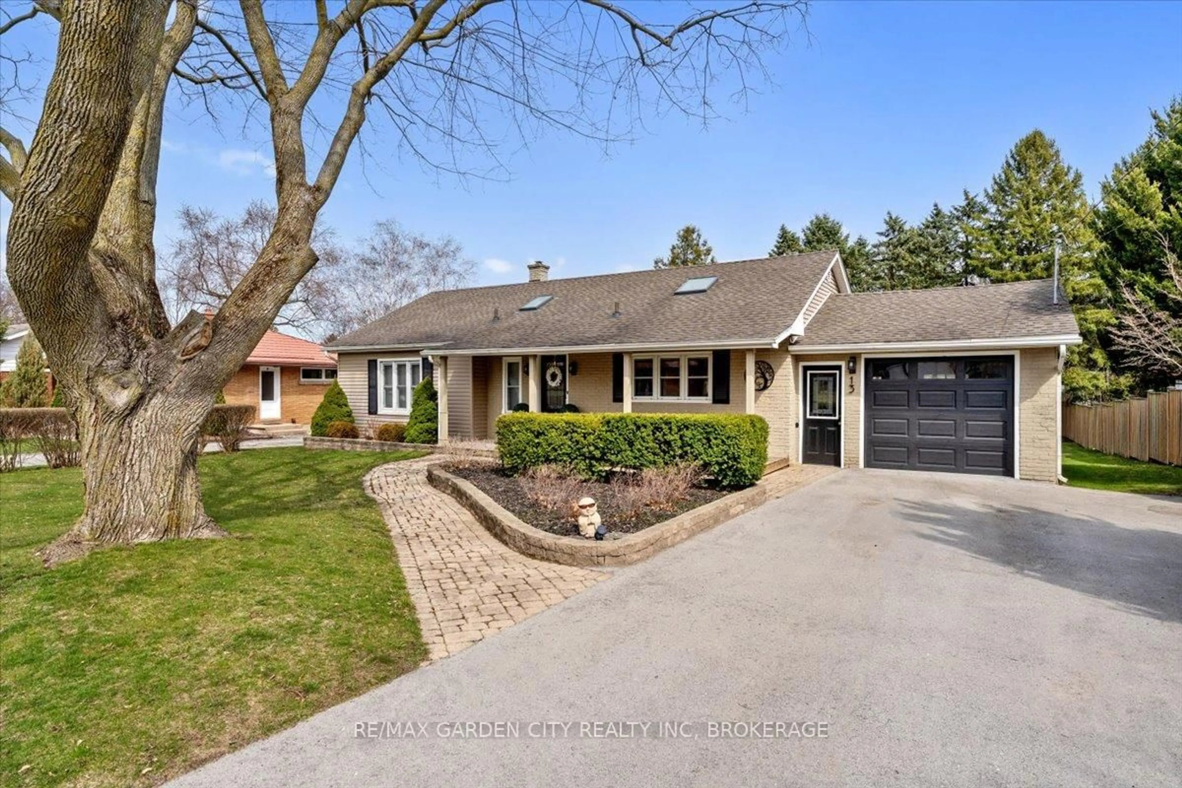 Home with brick exterior material, street for 13 Lorimer St, Pelham Ontario L0S 1E3