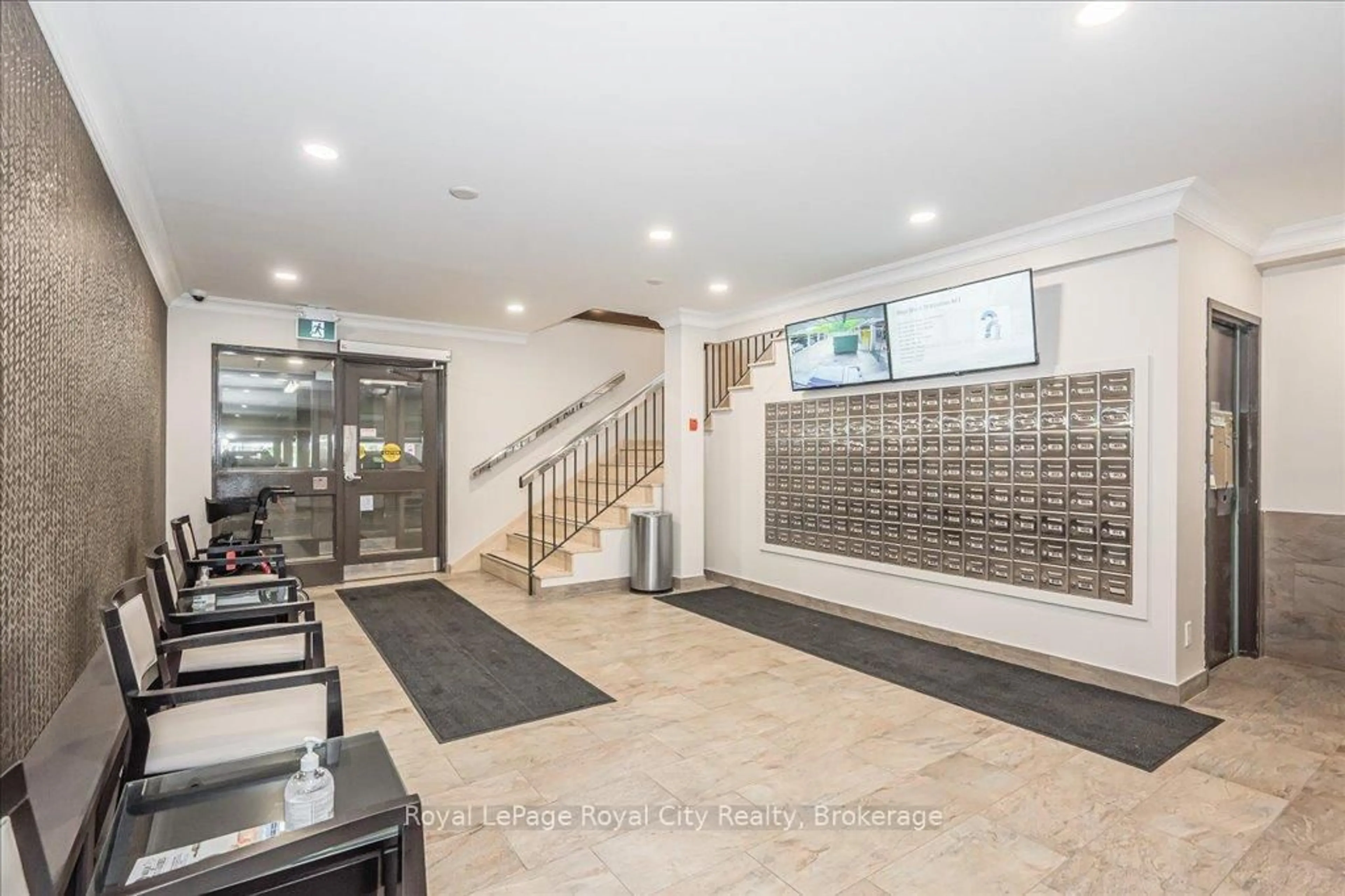 Unknown for 19 Woodlawn Rd #311, Guelph Ontario N1H 7B1