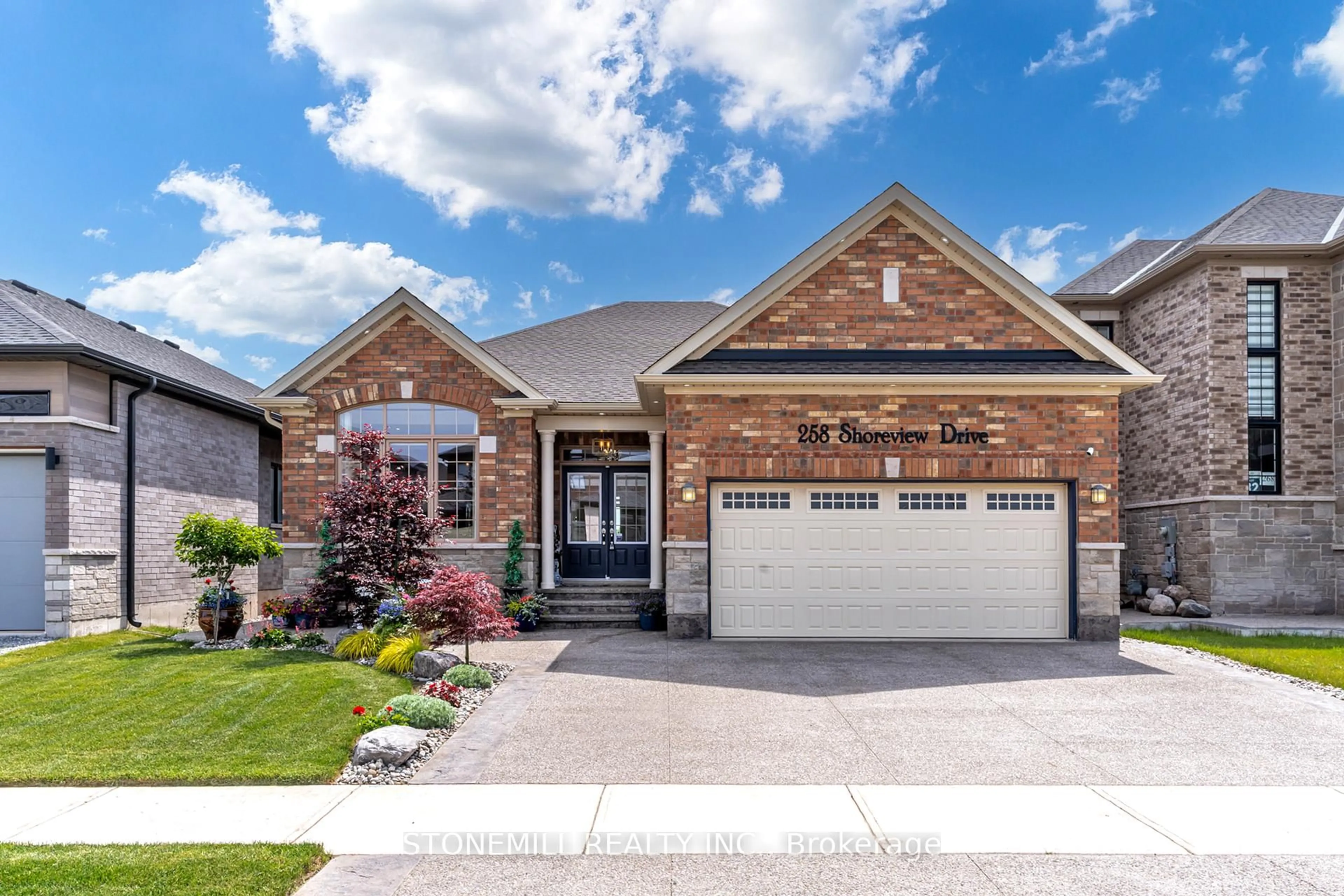 Home with brick exterior material, street for 258 Shoreview Dr, Welland Ontario L3B 0H3