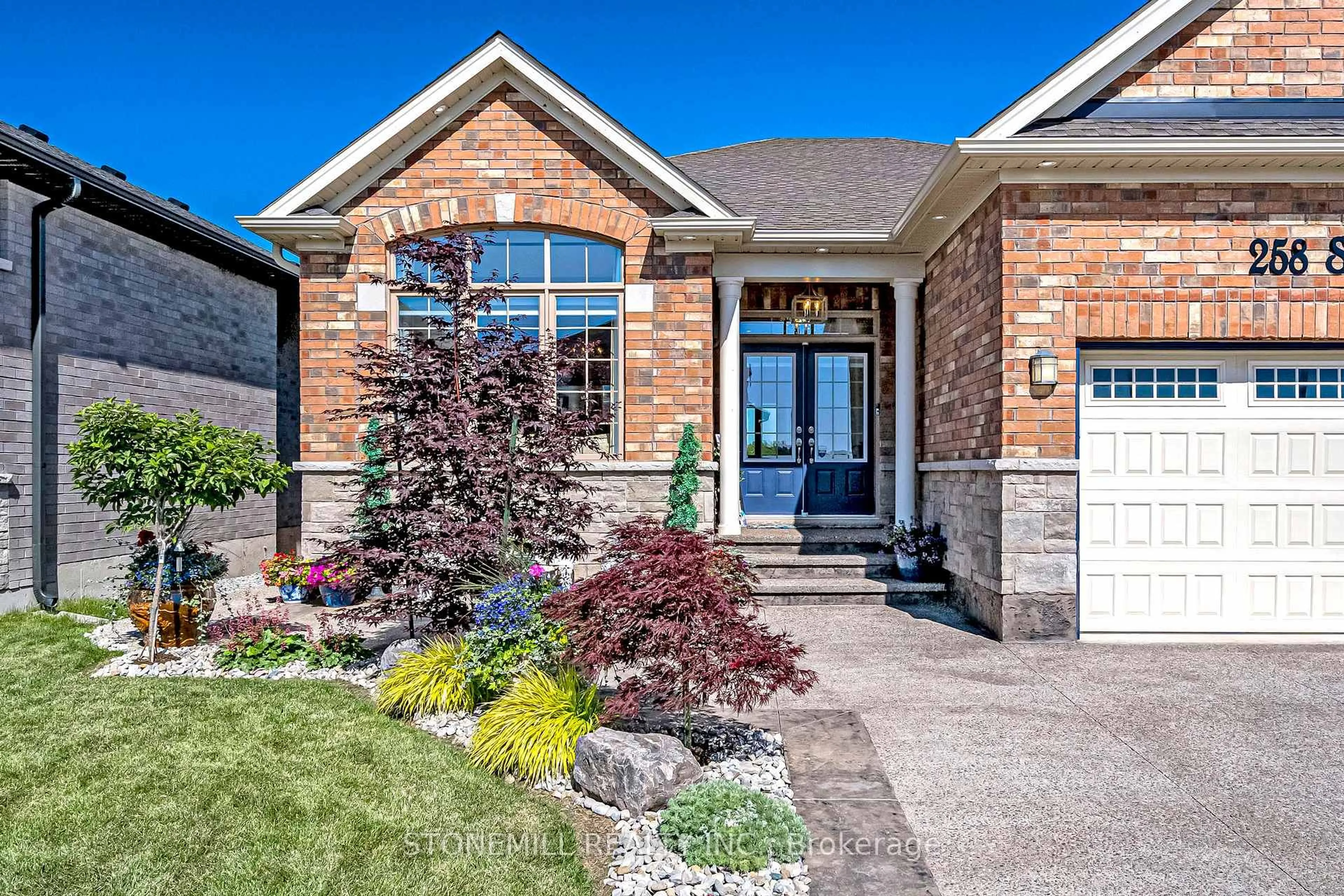 Home with brick exterior material, street for 258 Shoreview Dr, Welland Ontario L3B 0H3