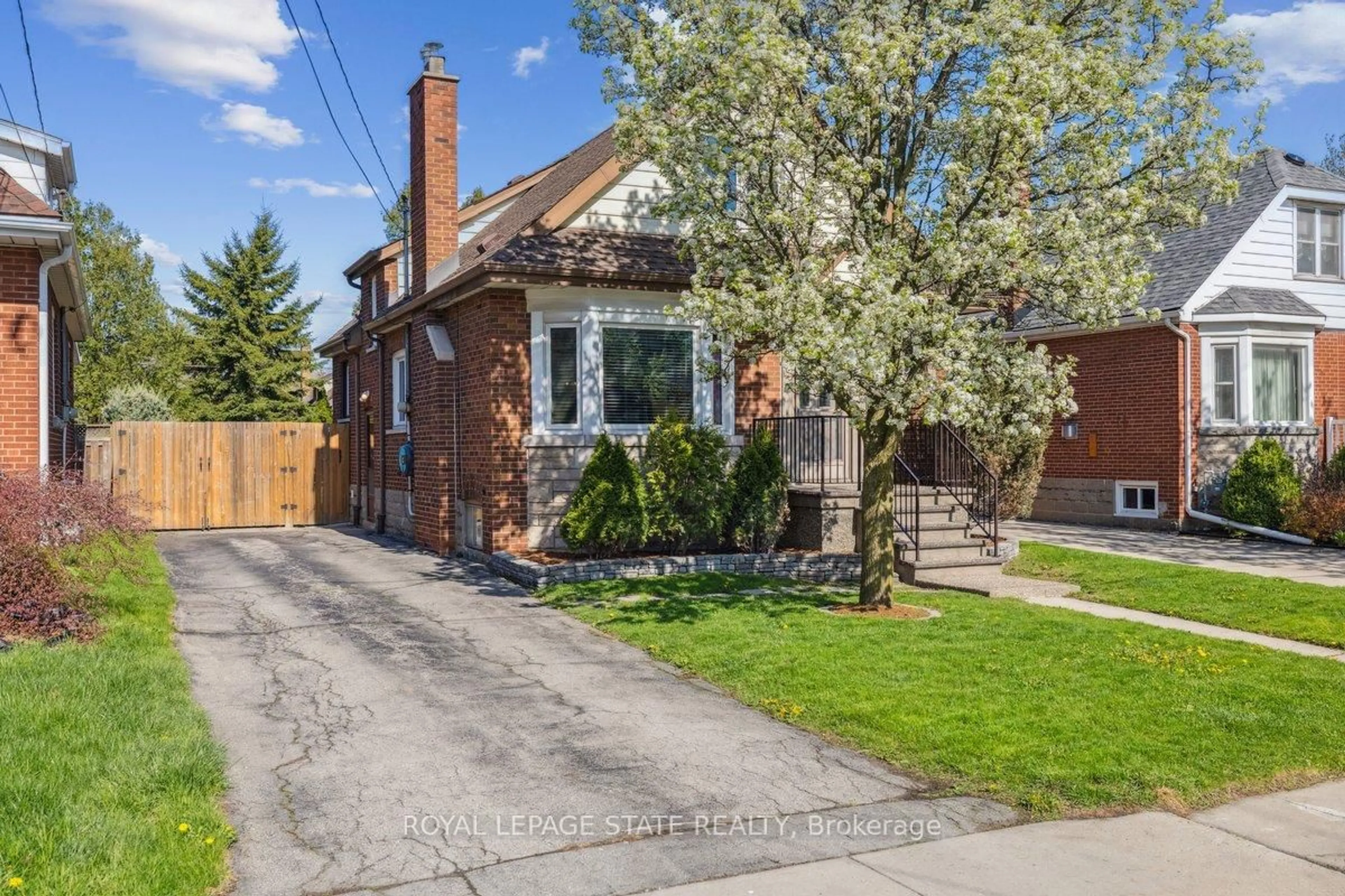 Home with brick exterior material, street for 20 Buchanan St, Hamilton Ontario L9A 2V8