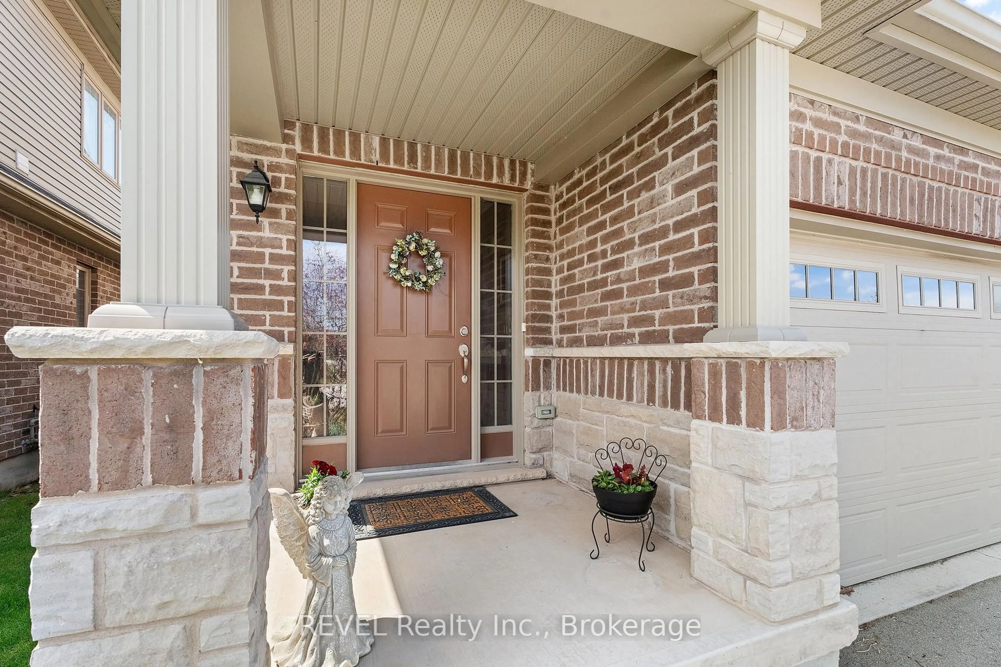 Indoor entryway for 89 Abbott Pl, Pelham Ontario L0S 1E5