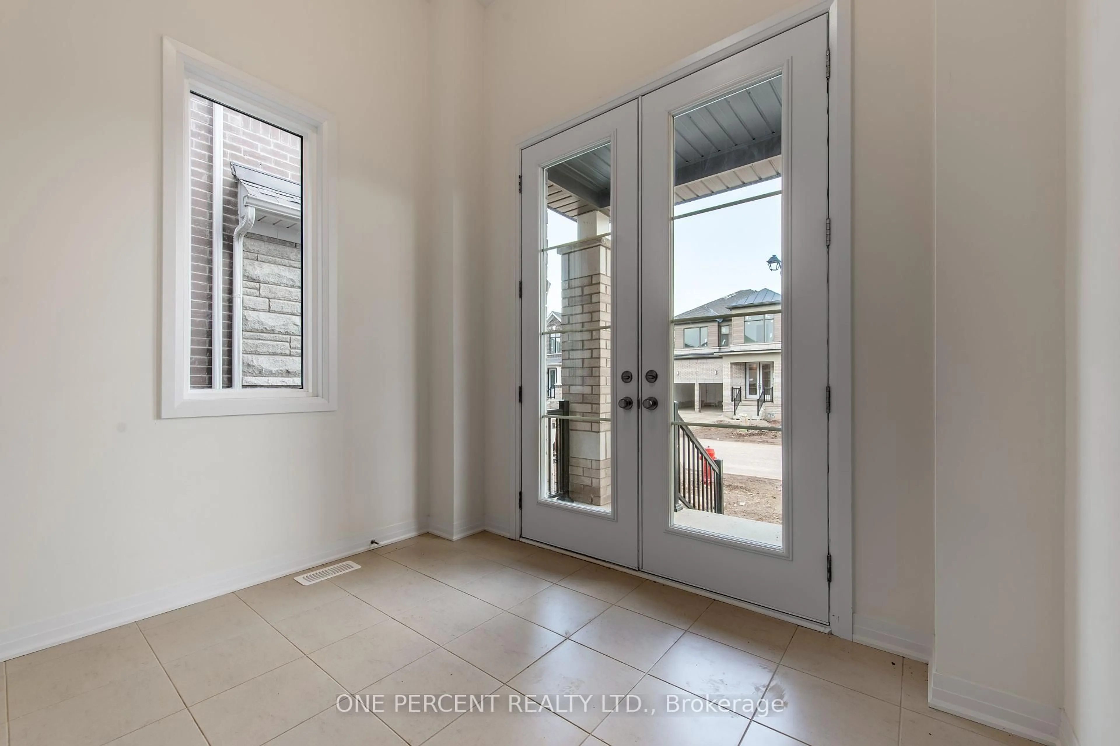 Indoor entryway for 84 PLAYER Dr, Erin Ontario N0B 1T0
